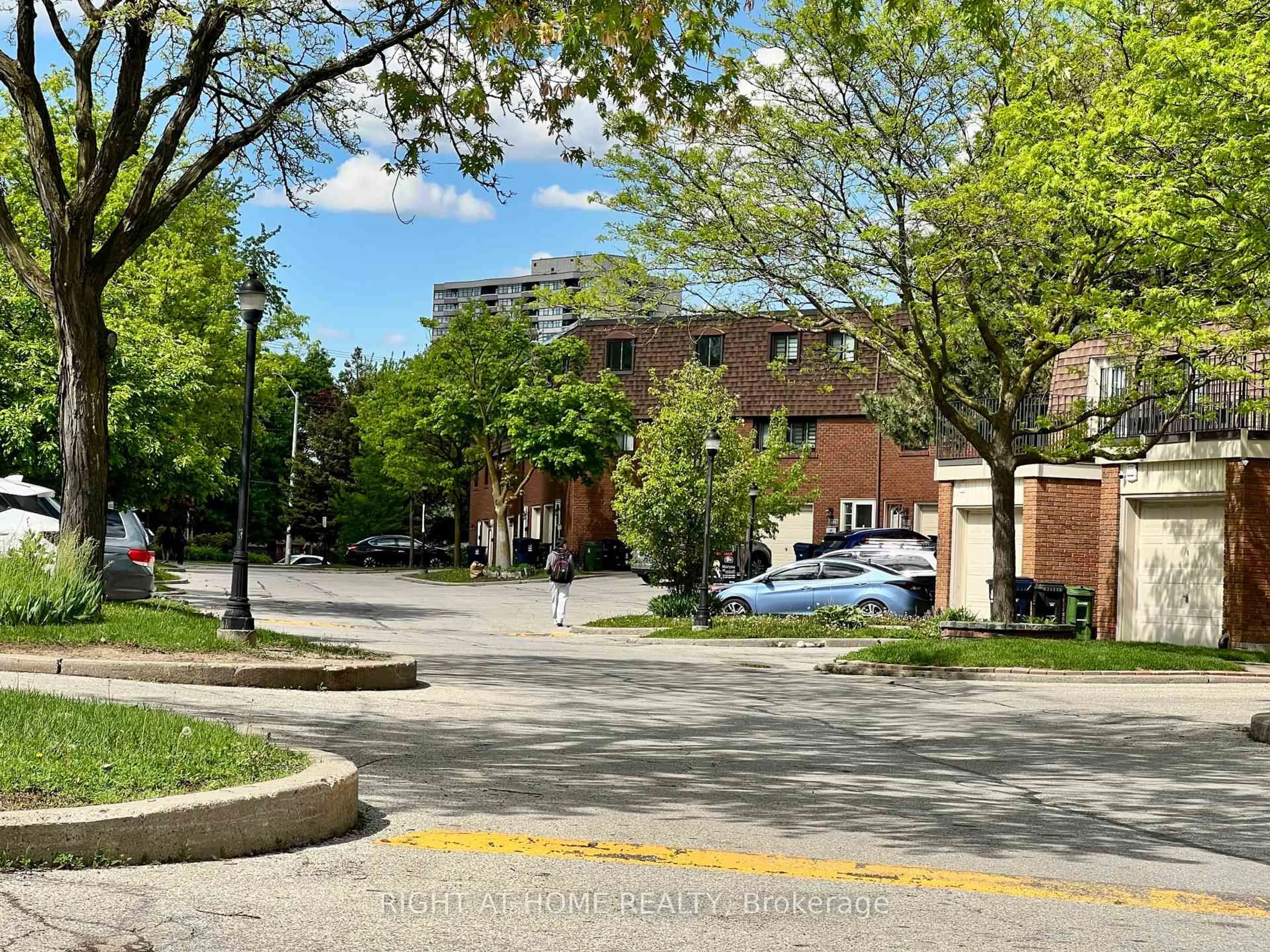 A pic from outside/outdoor area/front of a property/back of a property/a pic from drone, street for 286 Sprucewood Crt #43, Toronto Ontario M1W 1P9