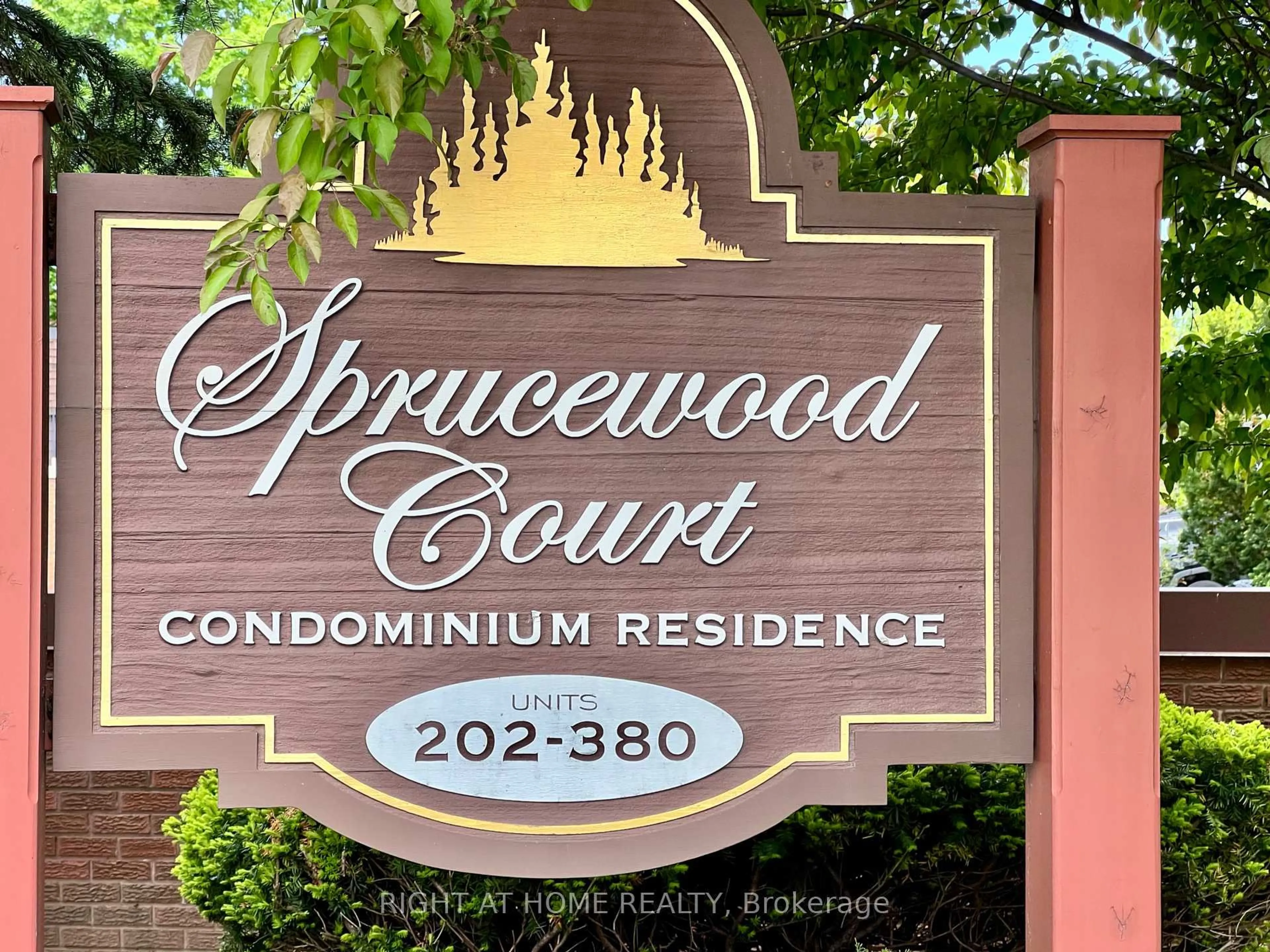 Indoor foyer for 286 Sprucewood Crt #43, Toronto Ontario M1W 1P9