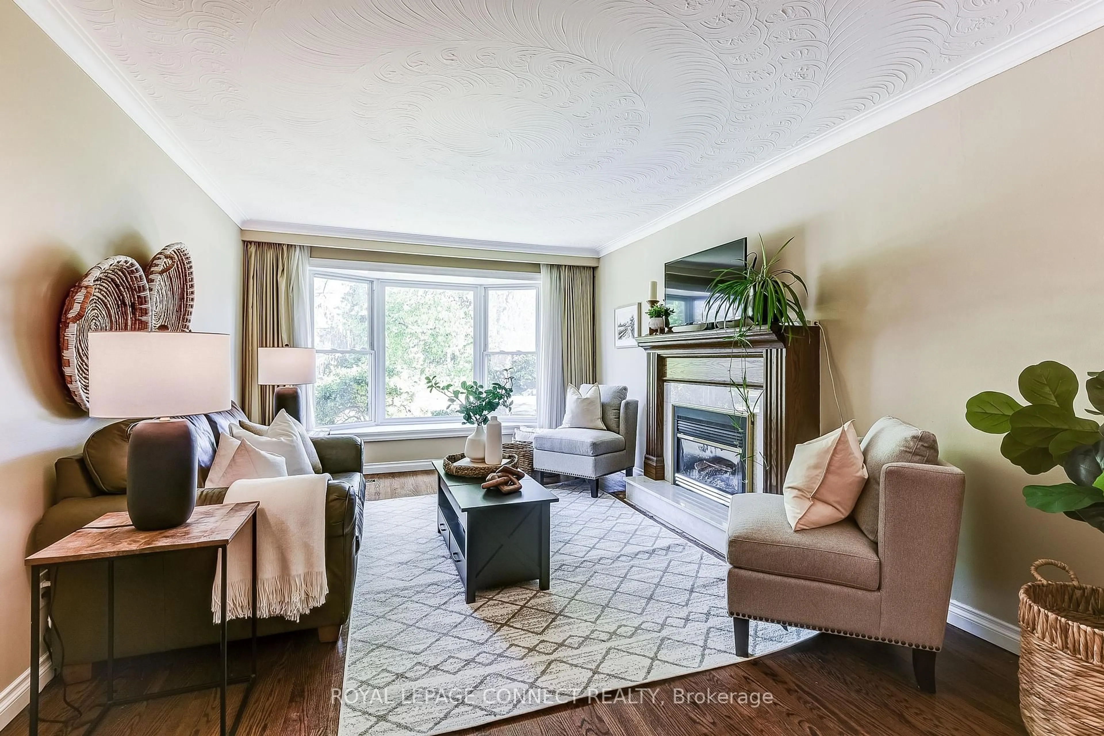 Living room with furniture, unknown for 188 Island Rd, Toronto Ontario M1C 2P8