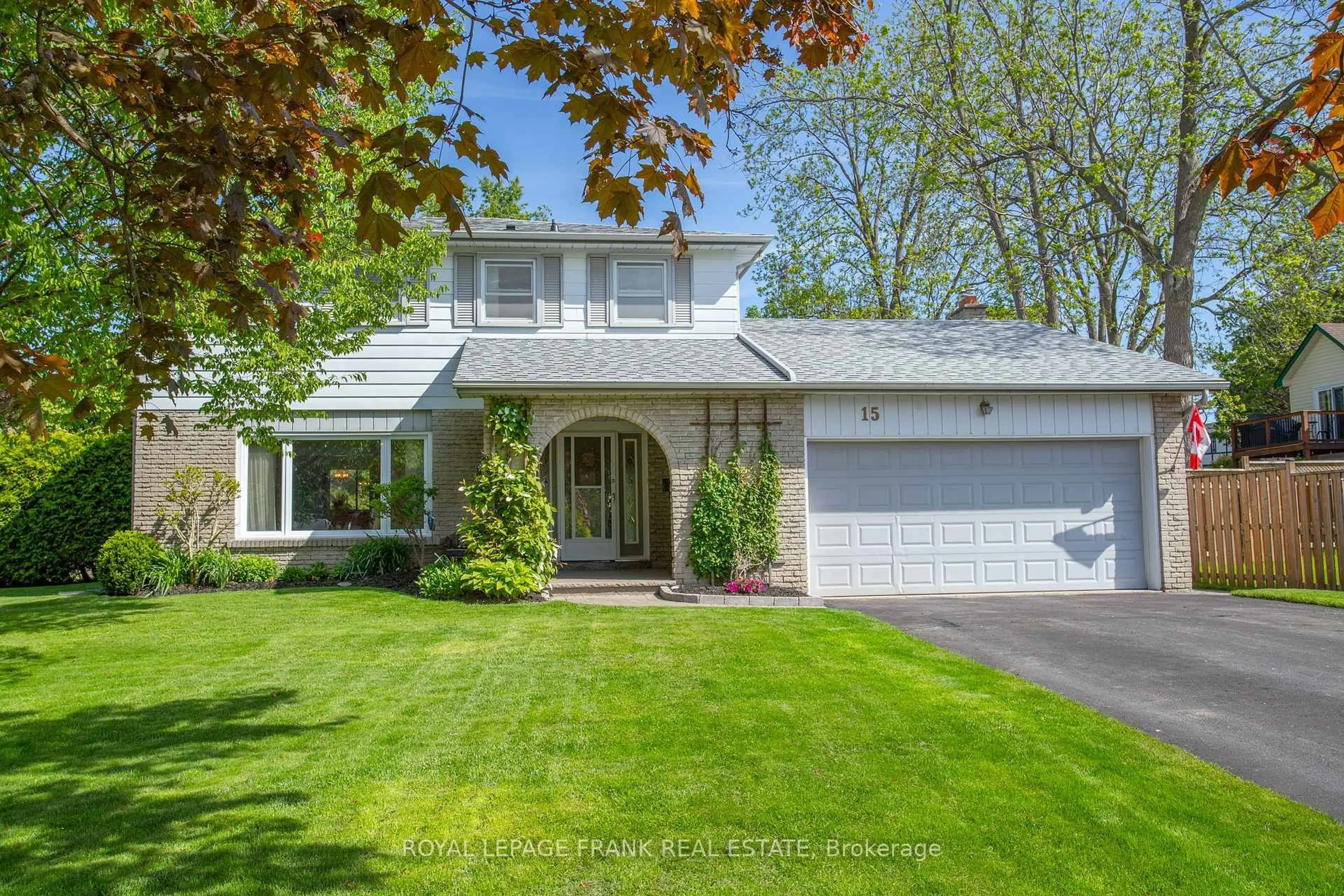 Home with vinyl exterior material, street for 15 Sunicrest Crt, Clarington Ontario L1C 3V3