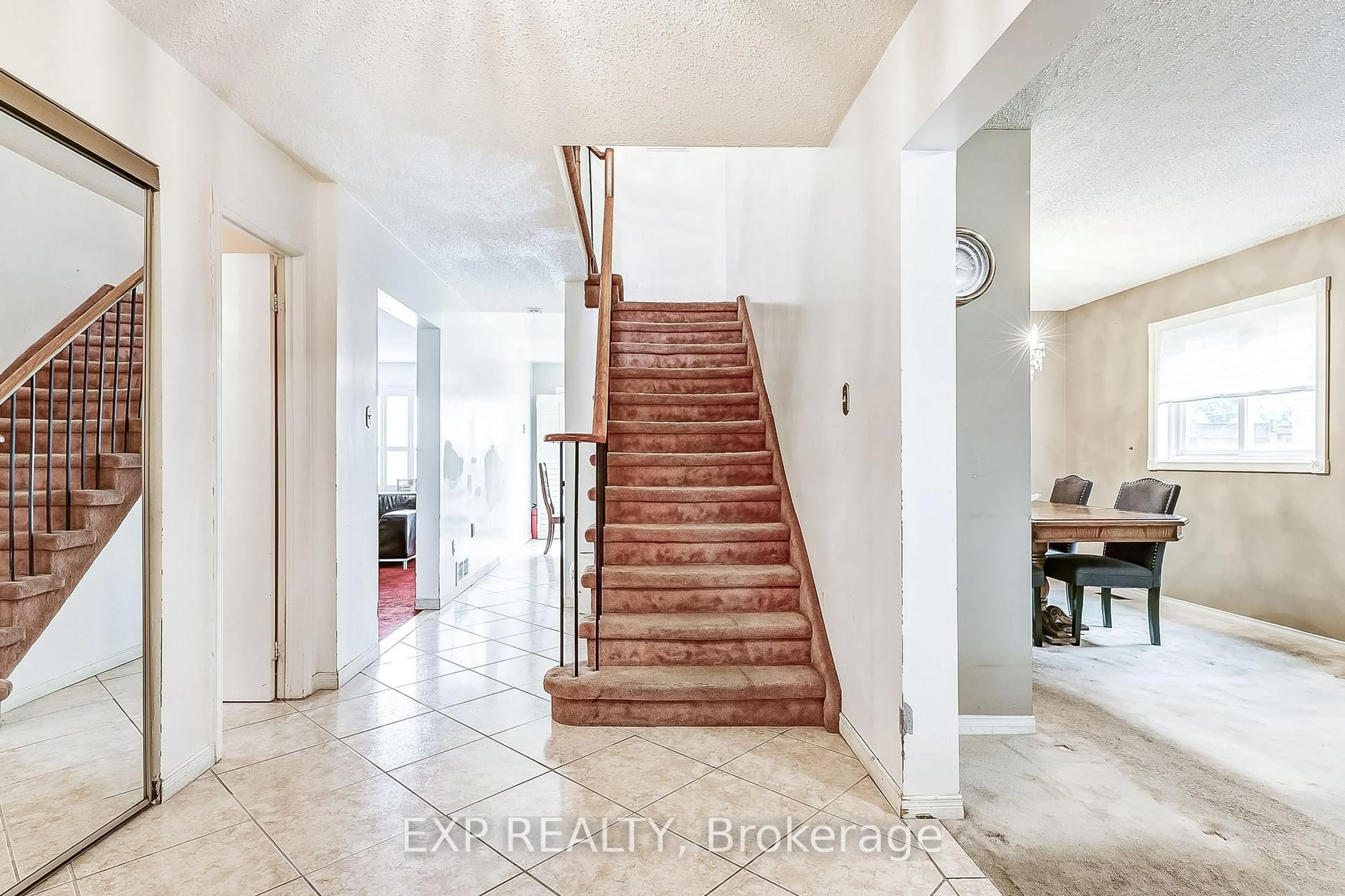 Unknown for 19 Blackburn Cres, Ajax Ontario L1S 5Z3