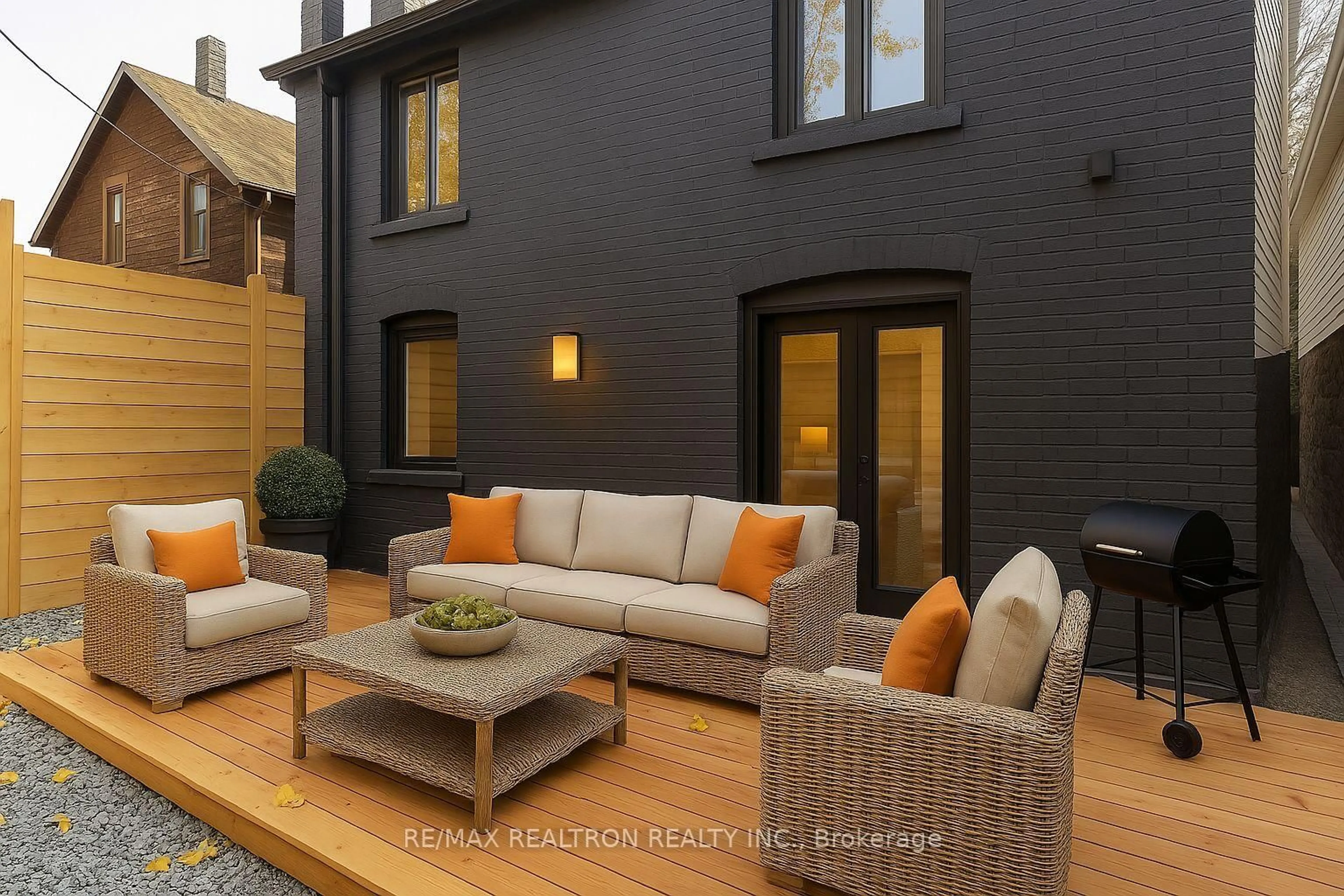 Patio, street for 254 Hastings Ave, Toronto Ontario M4L 2M1