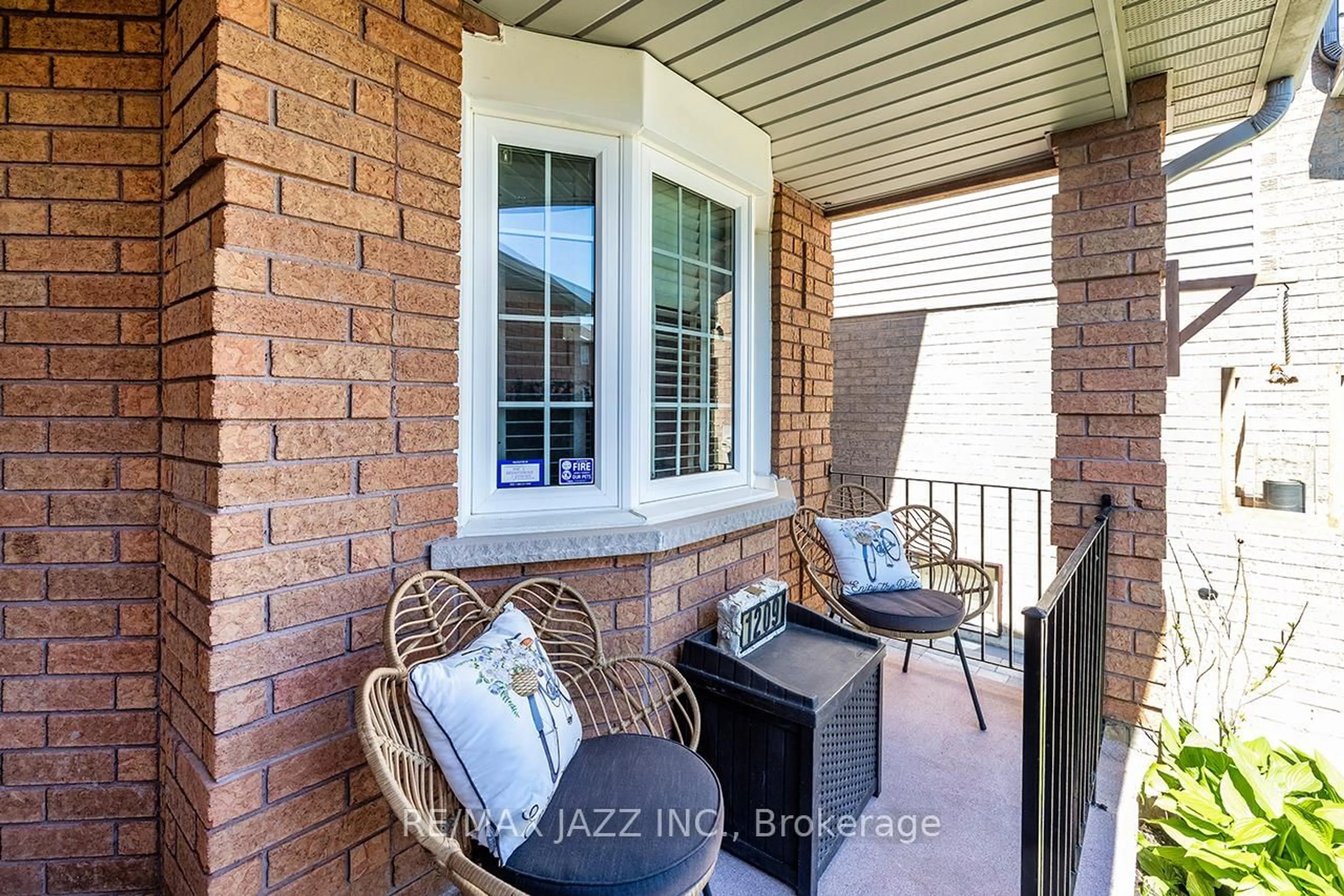 Unknown for 1209 Beaver Valley Cres, Oshawa Ontario L1J 8N1