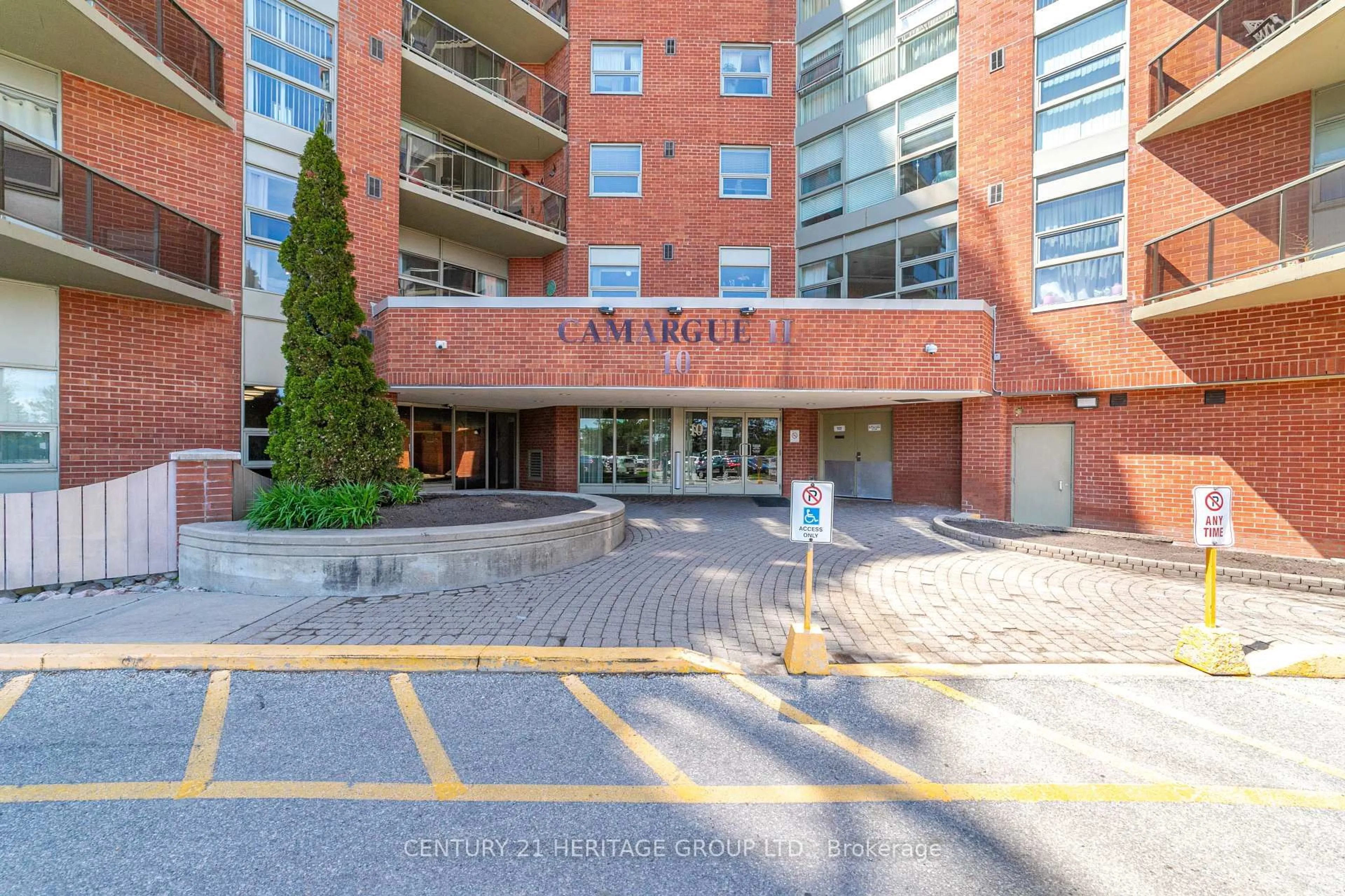 Indoor foyer for 10 Dean Park Rd #514, Toronto Ontario M1B 3H1