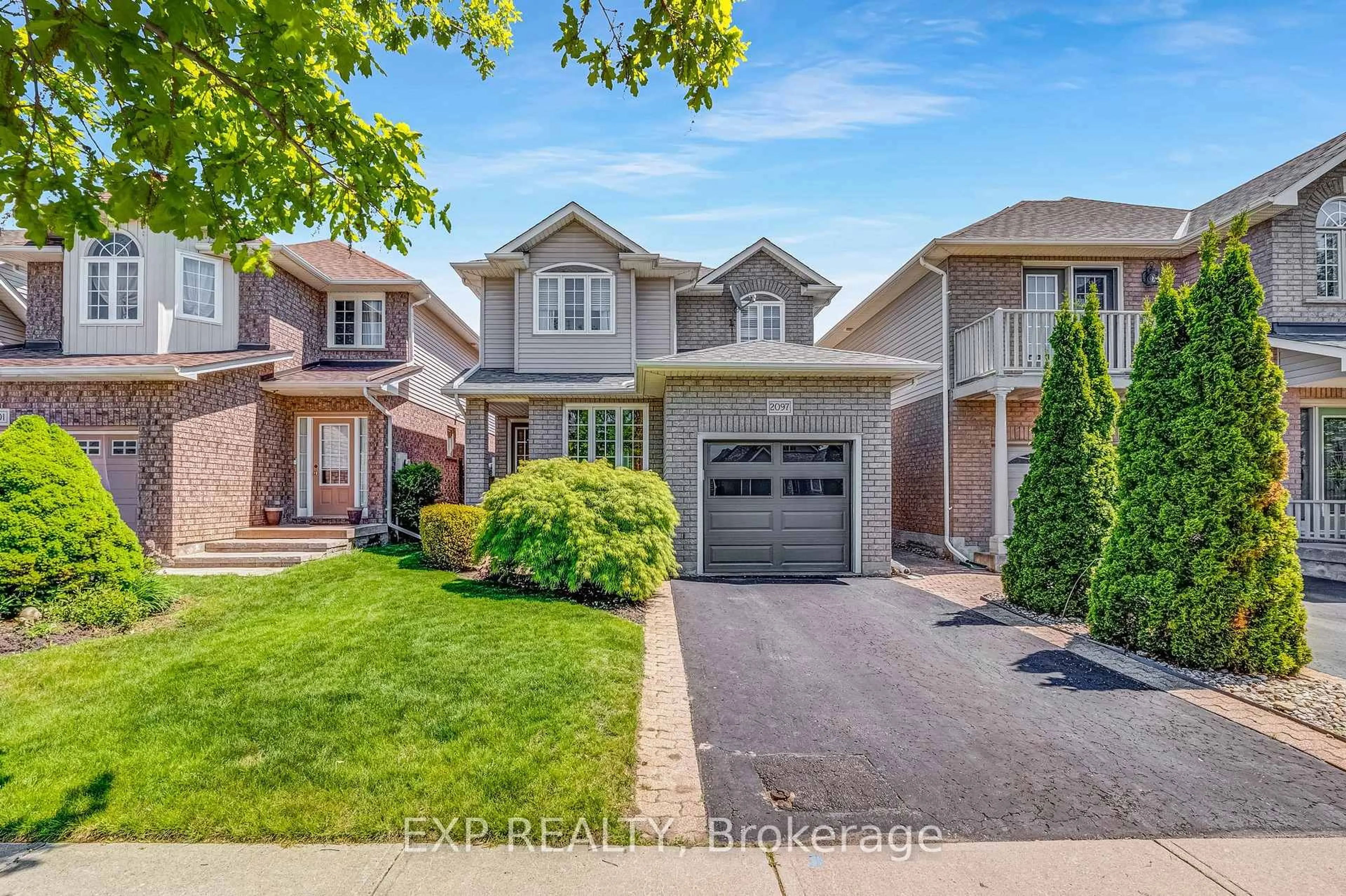 Home with brick exterior material, street for 2097 Scottscraig Dr, Oshawa Ontario L1L 1C2