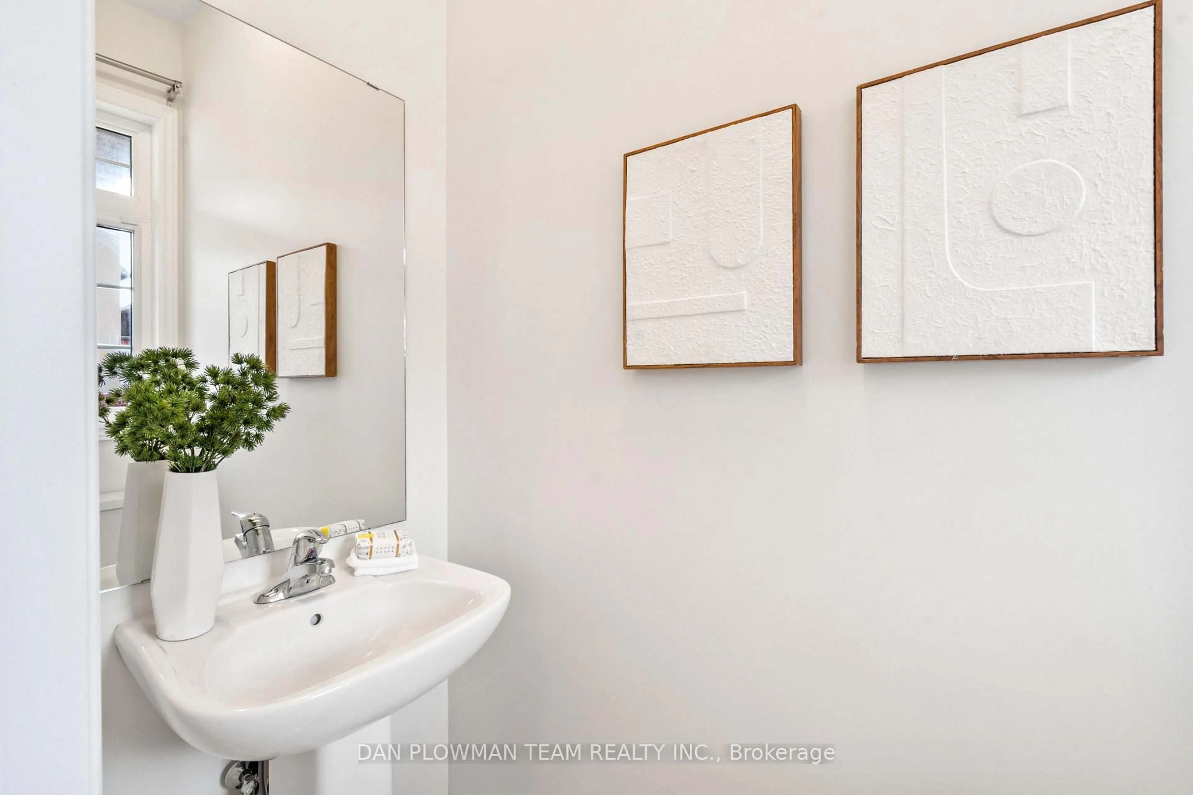 Standard bathroom, ceramic/tile floor for 12 Jadite St, Whitby Ontario L1P 0P8
