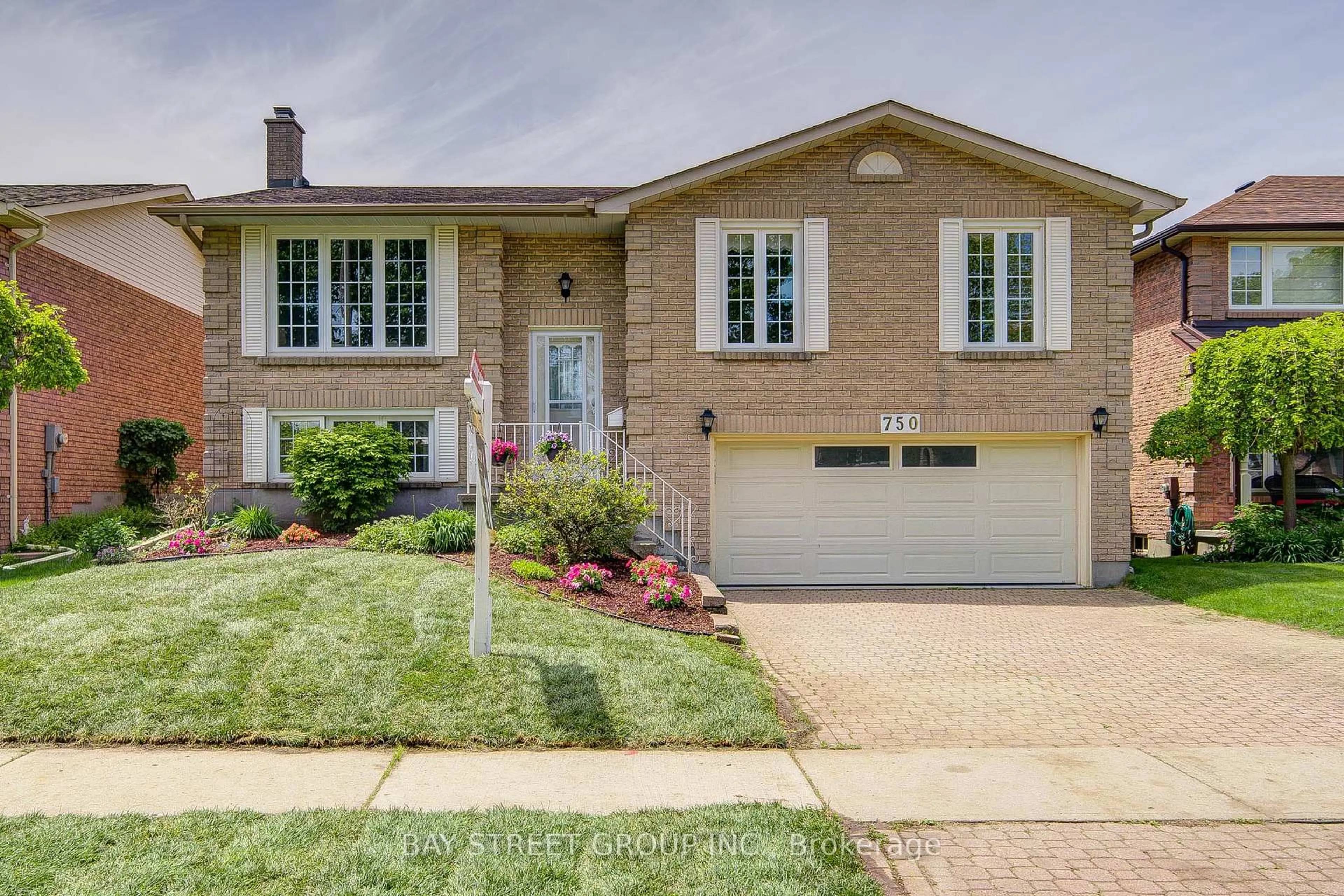 Home with brick exterior material, street for 750 Griffith St, Oshawa Ontario L1J 7N5