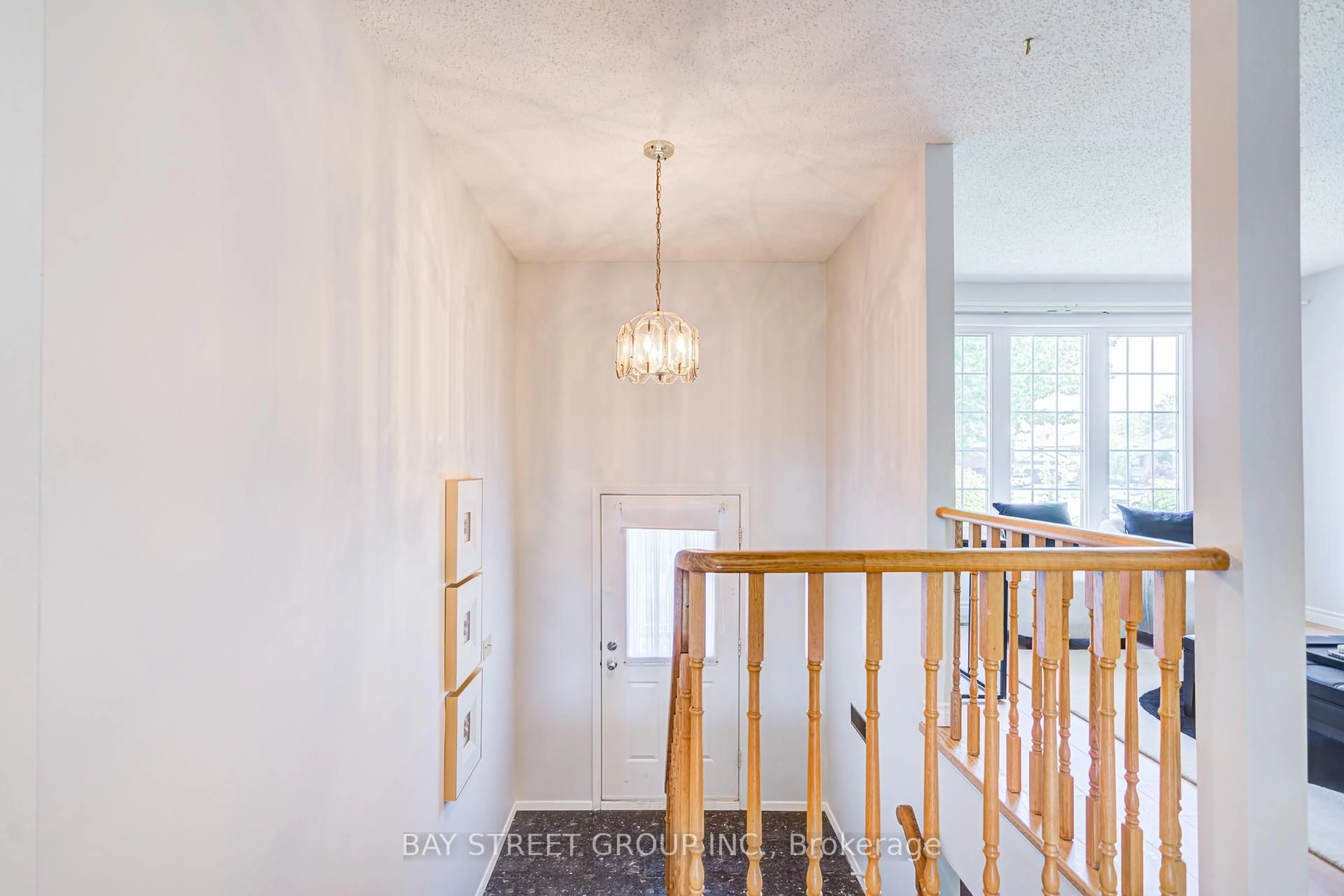 Unknown for 750 Griffith St, Oshawa Ontario L1J 7N5