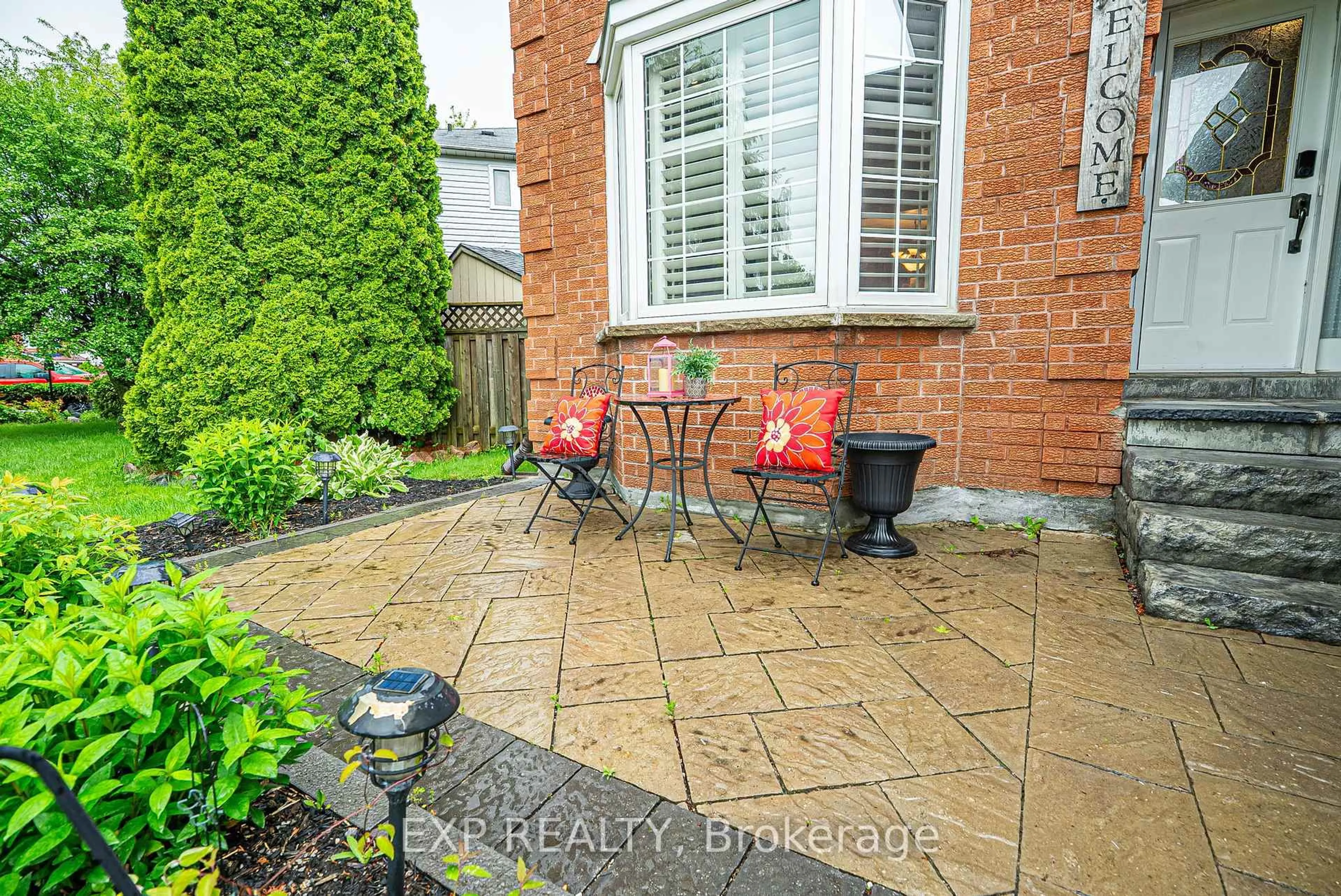 Patio, street for 1041 Ridge Valley Dr, Oshawa Ontario L1K 2E5
