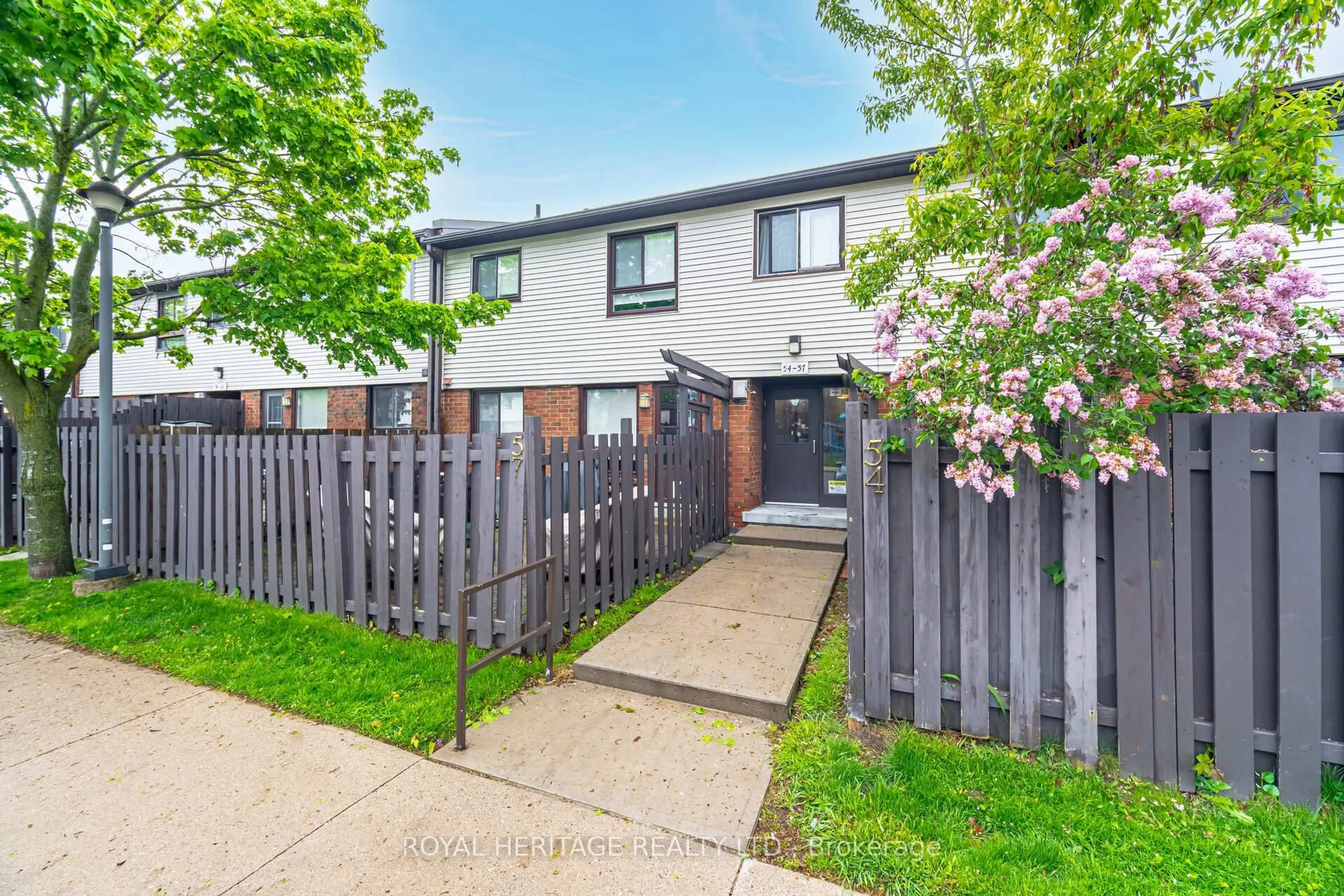Unknown for 960 Glen St #56, Oshawa Ontario L1J 6E8