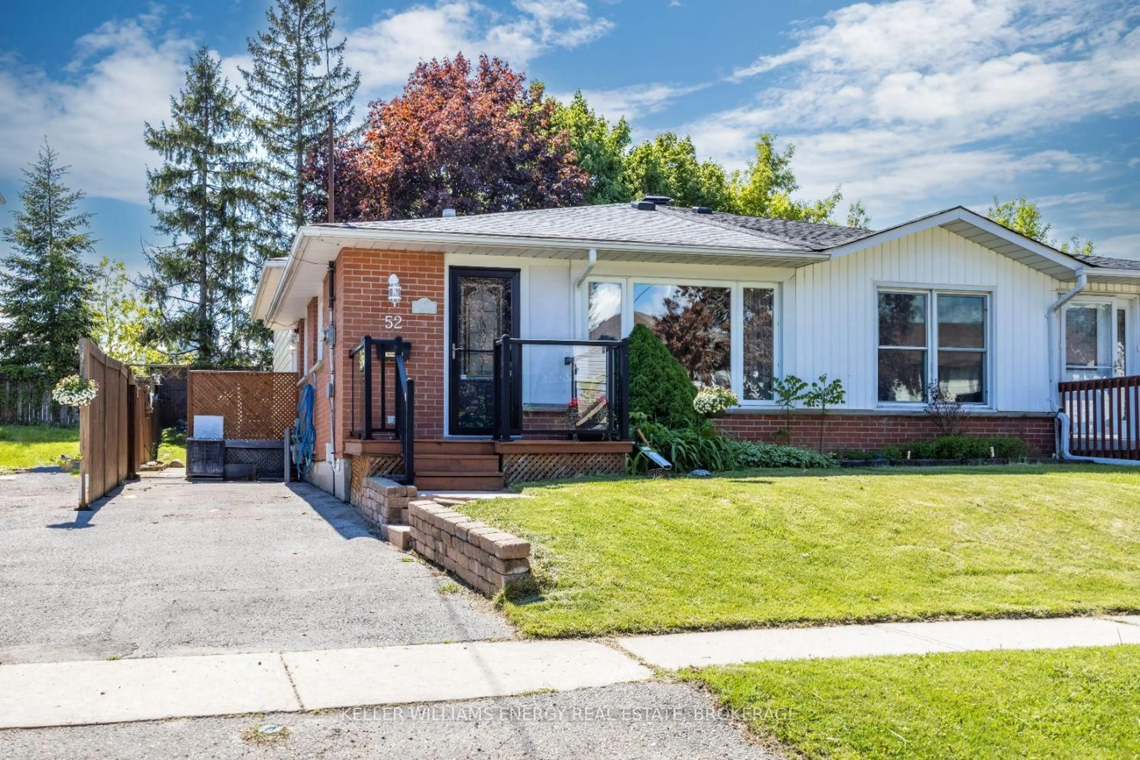 Home with brick exterior material, street for 52 Vancouver Crt, Oshawa Ontario L1J 5X2