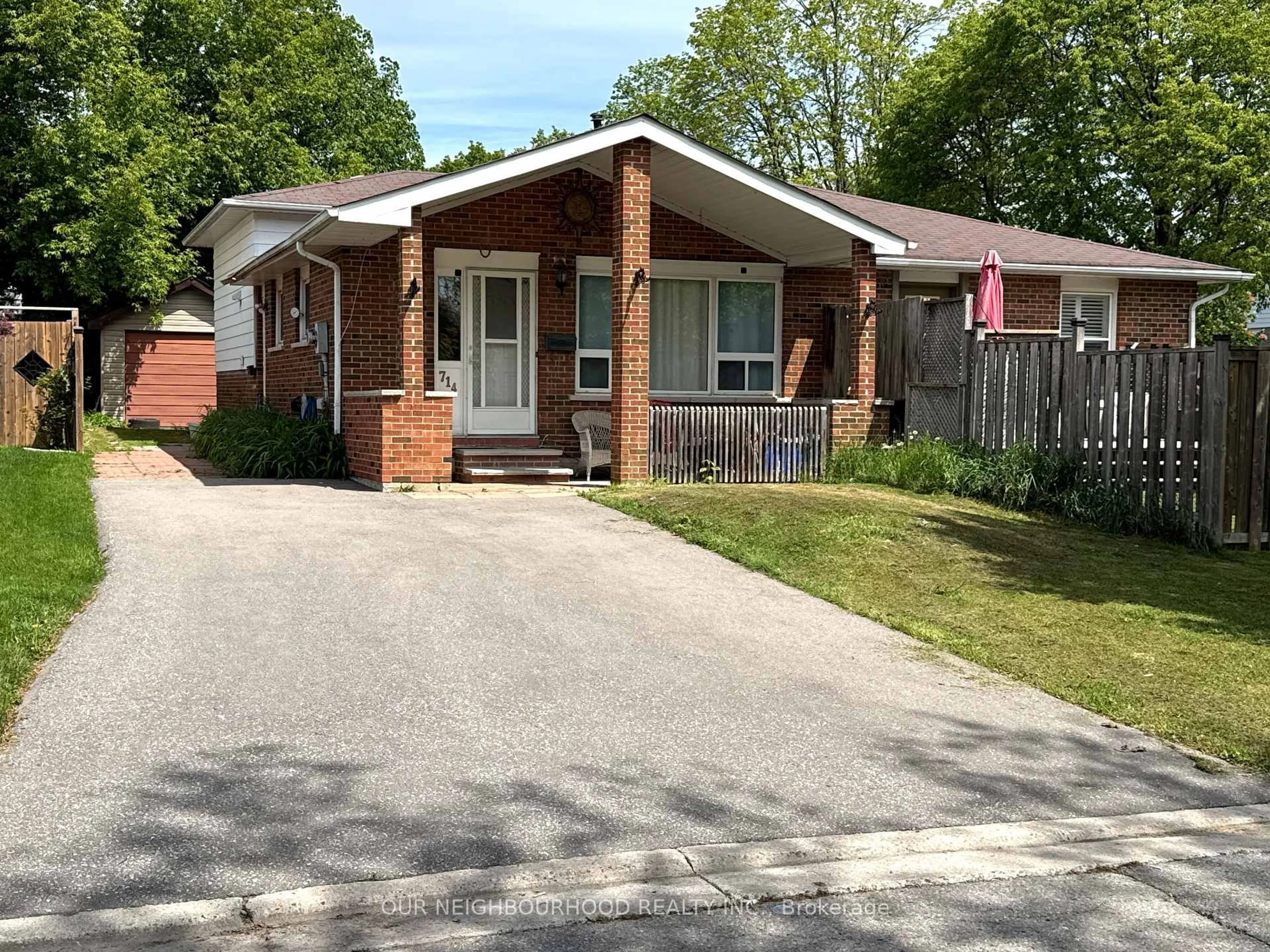 Unknown for 714 Greenoch Crt, Oshawa Ontario L1J 6H4