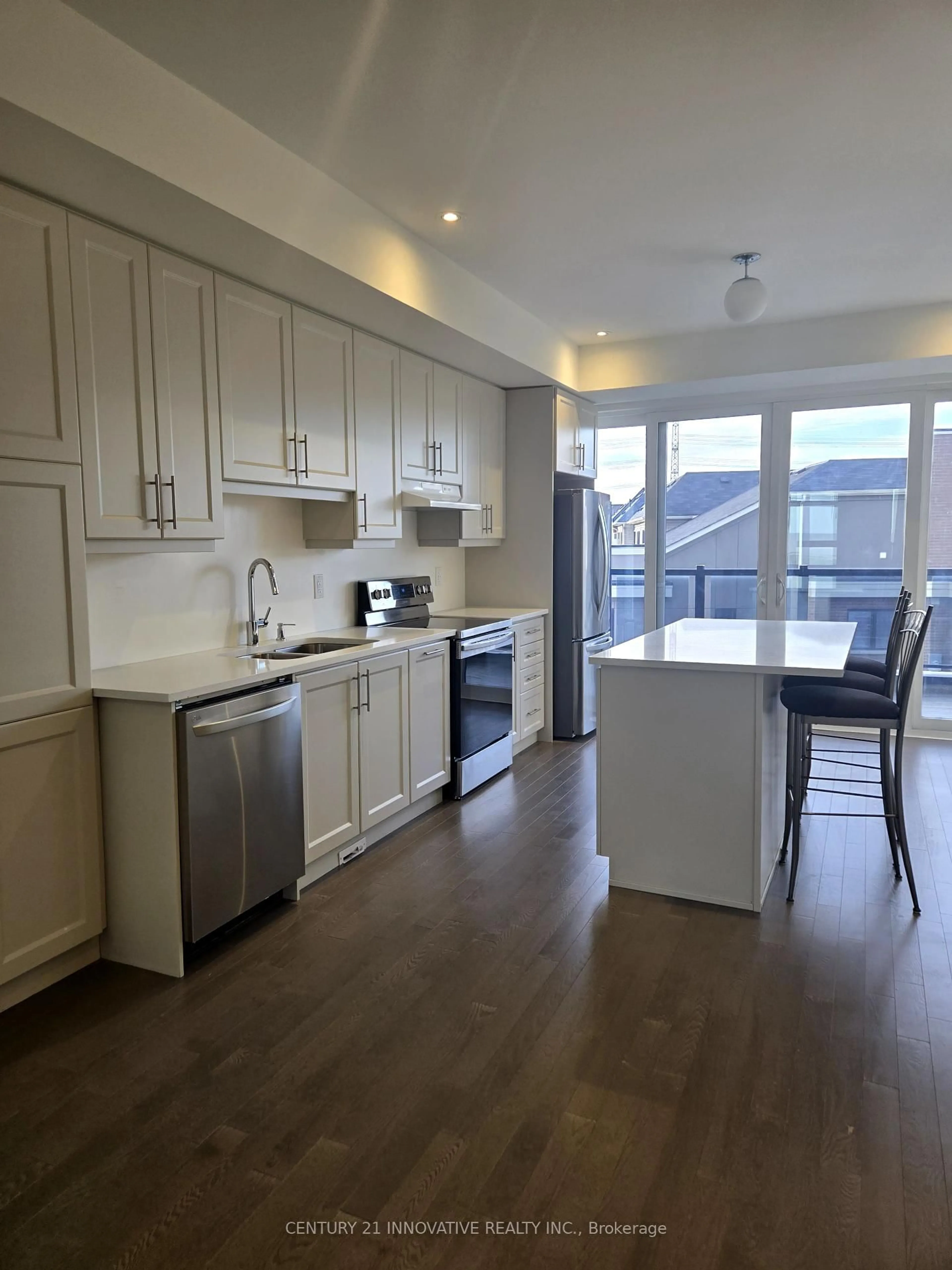 Open concept kitchen, wood/laminate floor for 769 Port Darlington Rd, Clarington Ontario L1C 3K3