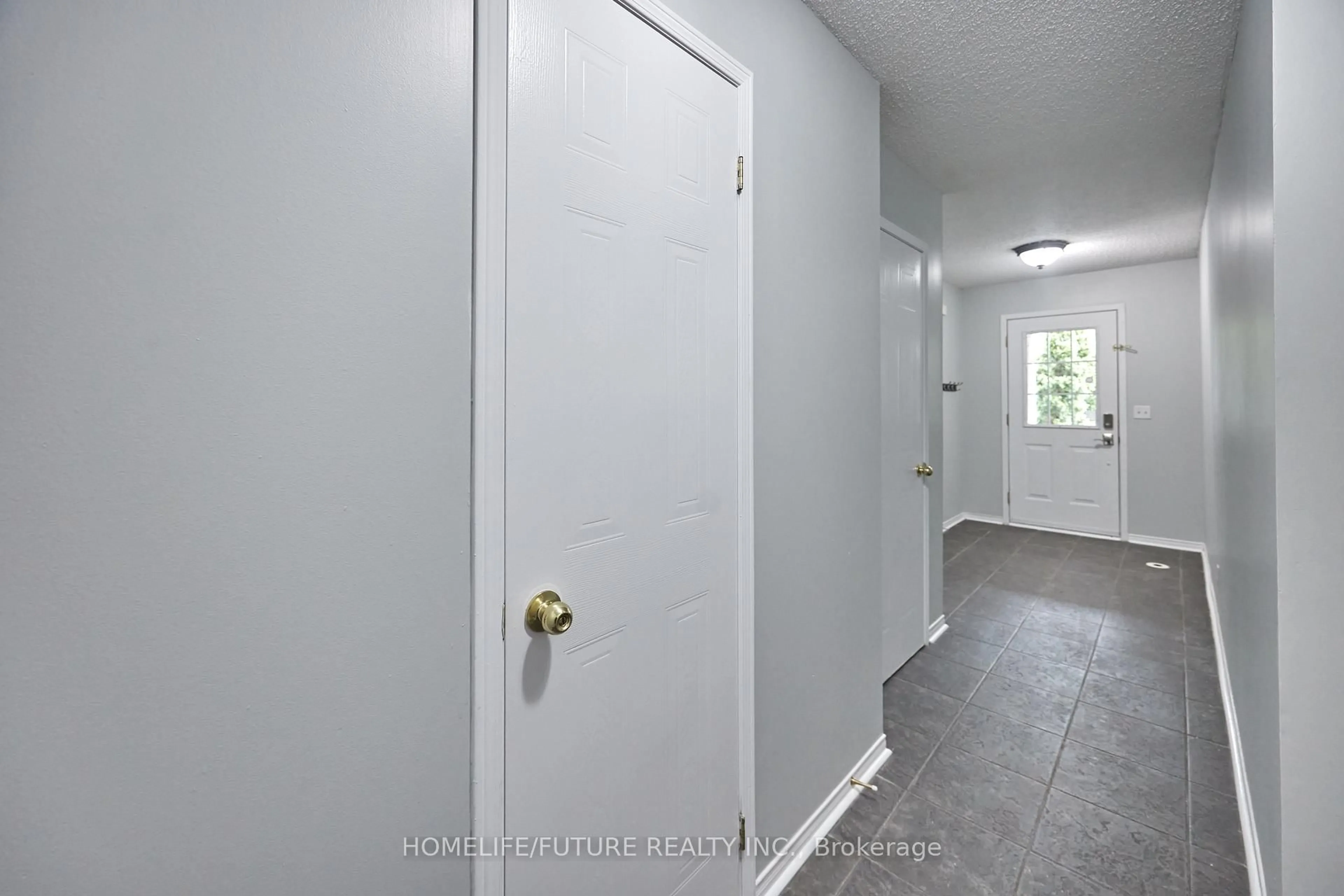 Indoor entryway for 75 Sprucedale Way #36, Whitby Ontario L1N 9T9