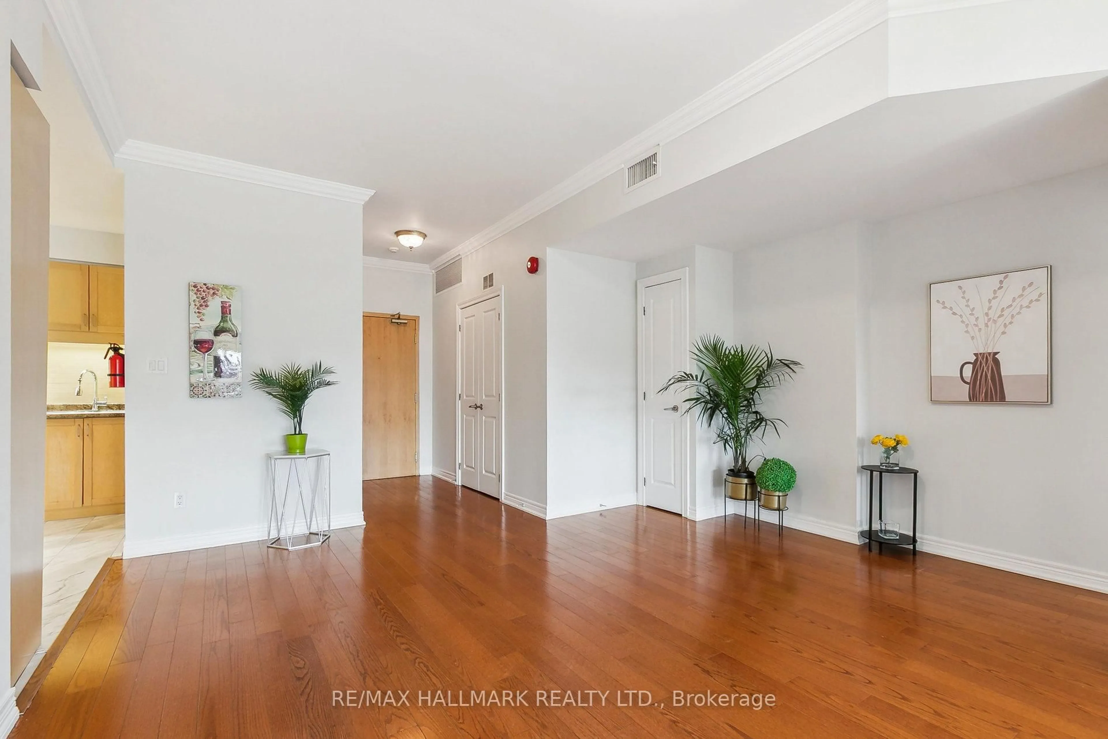 Unknown for 1 Lawlor Ave #206, Toronto Ontario M4E 3L8
