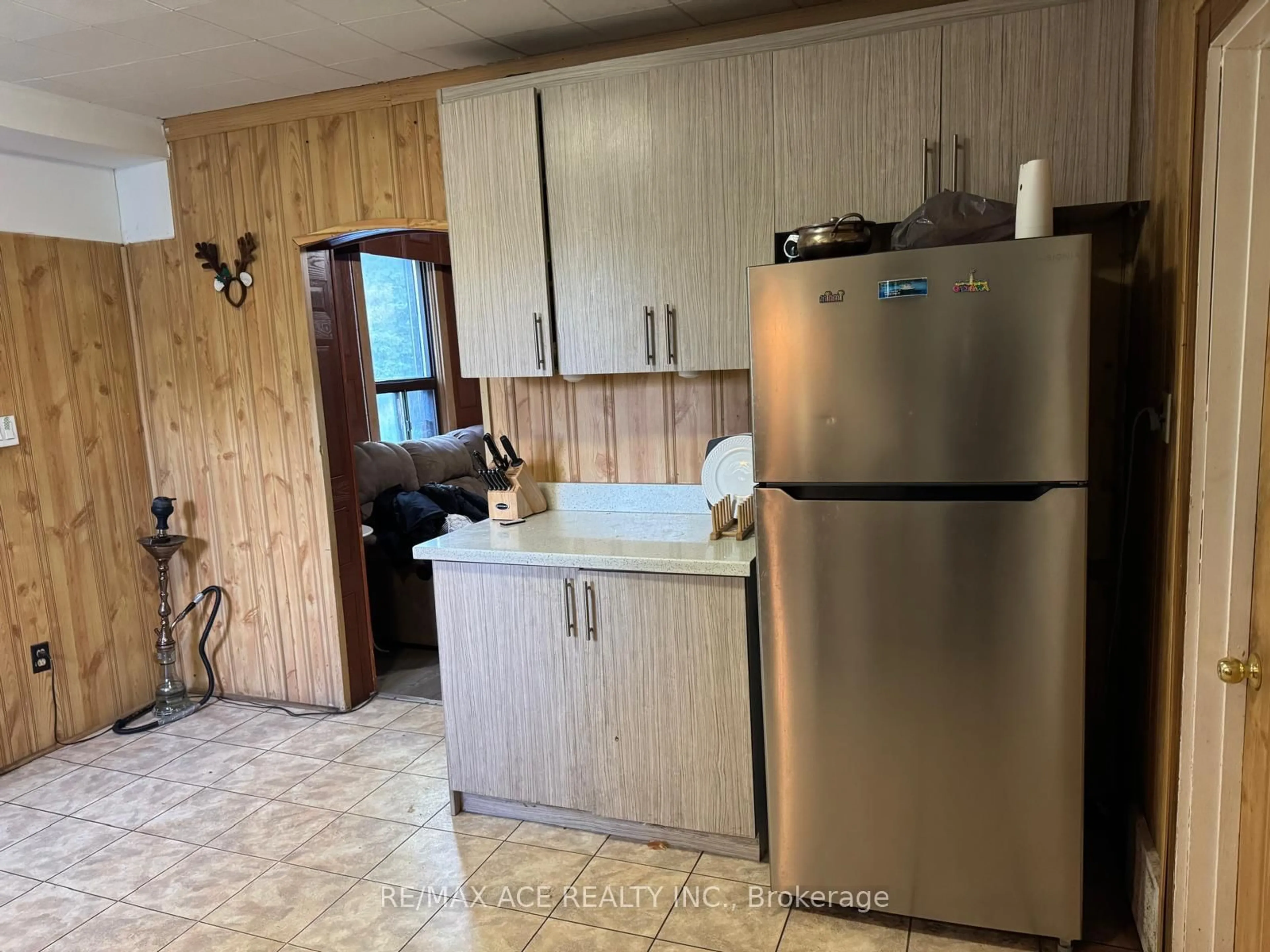 Standard kitchen, unknown for 59 Kelsonia Ave, Toronto Ontario M1M 1B2