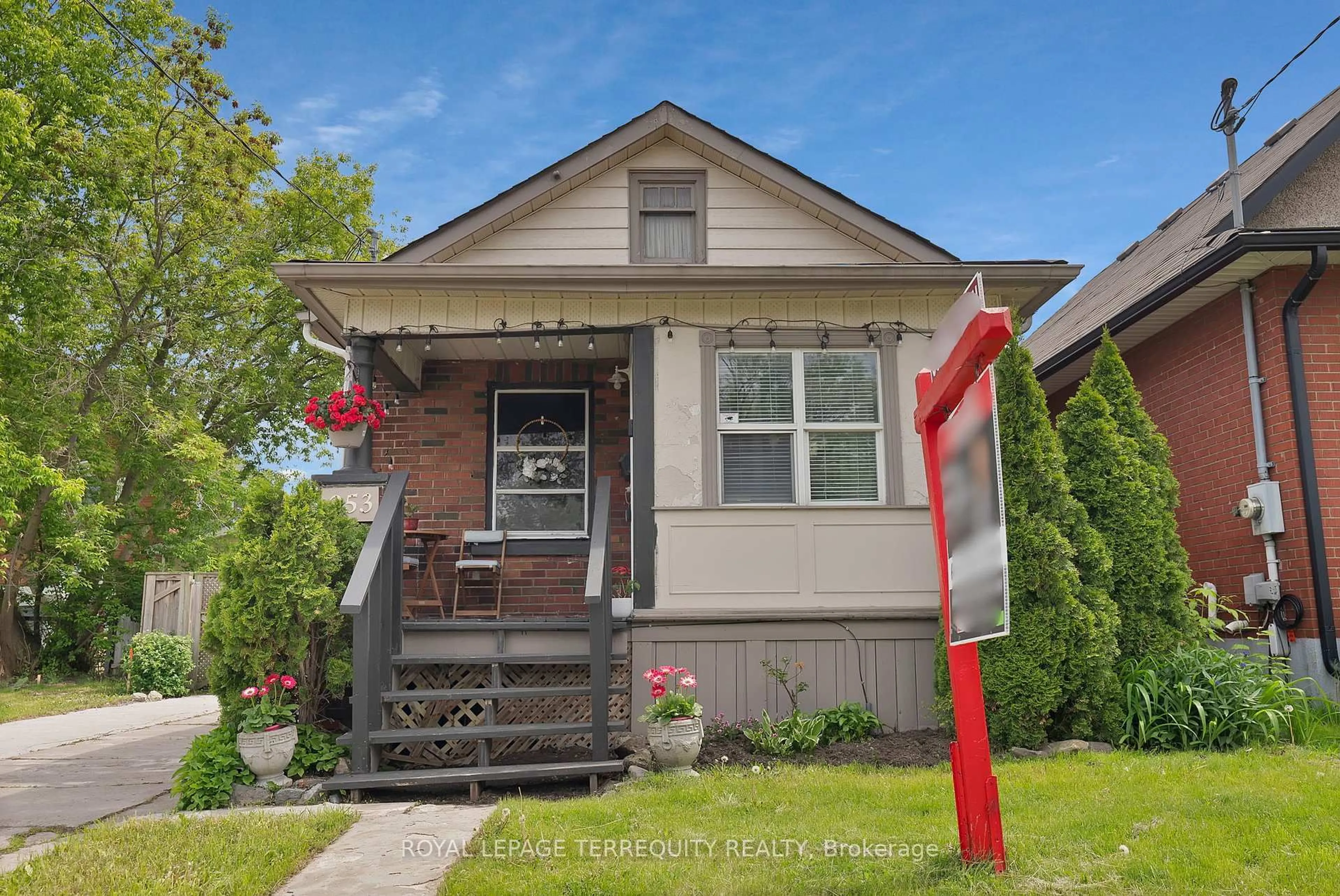 Home with brick exterior material, street for 253 Olive Ave, Oshawa Ontario L1H 2P4