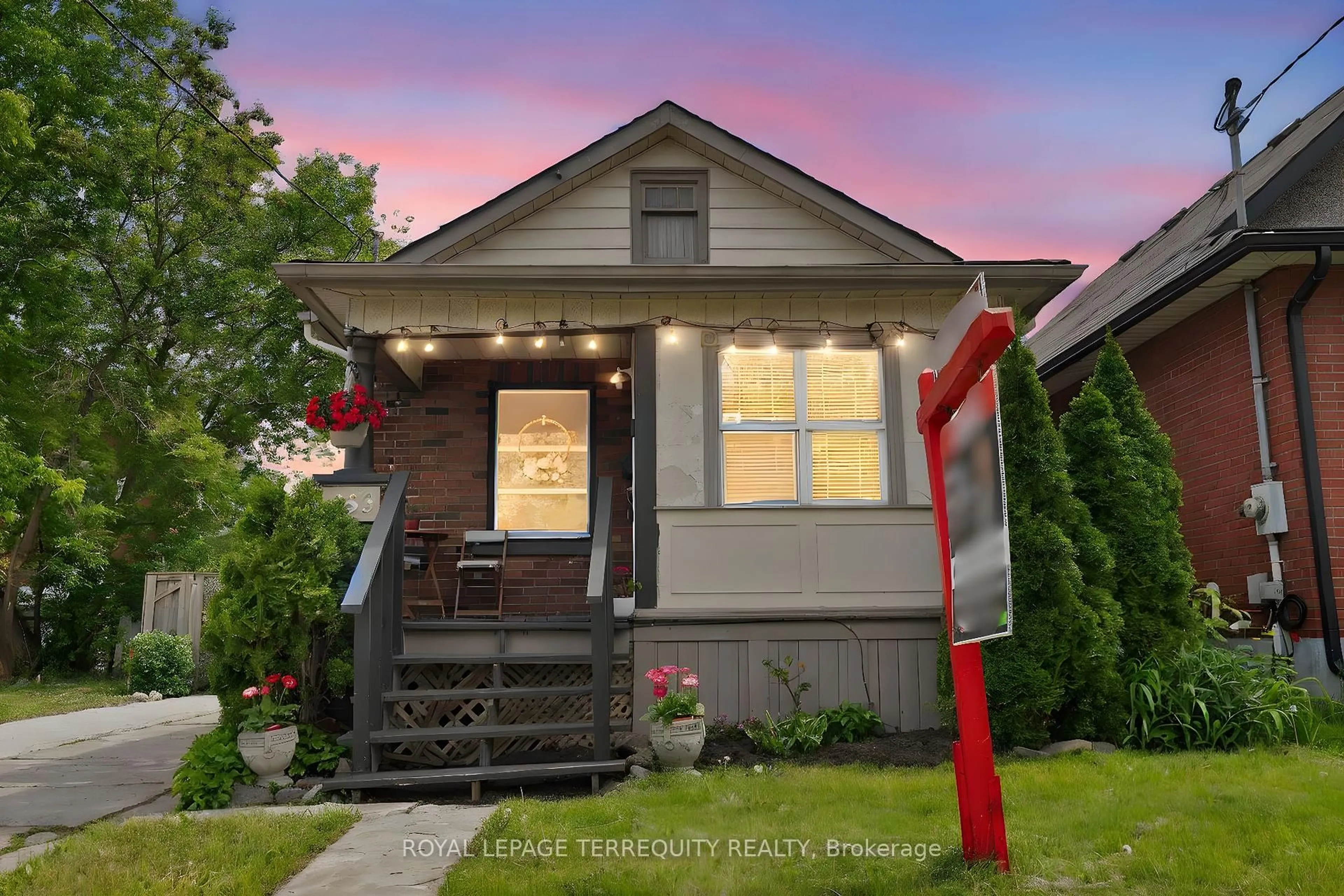 Home with brick exterior material, street for 253 Olive Ave, Oshawa Ontario L1H 2P4