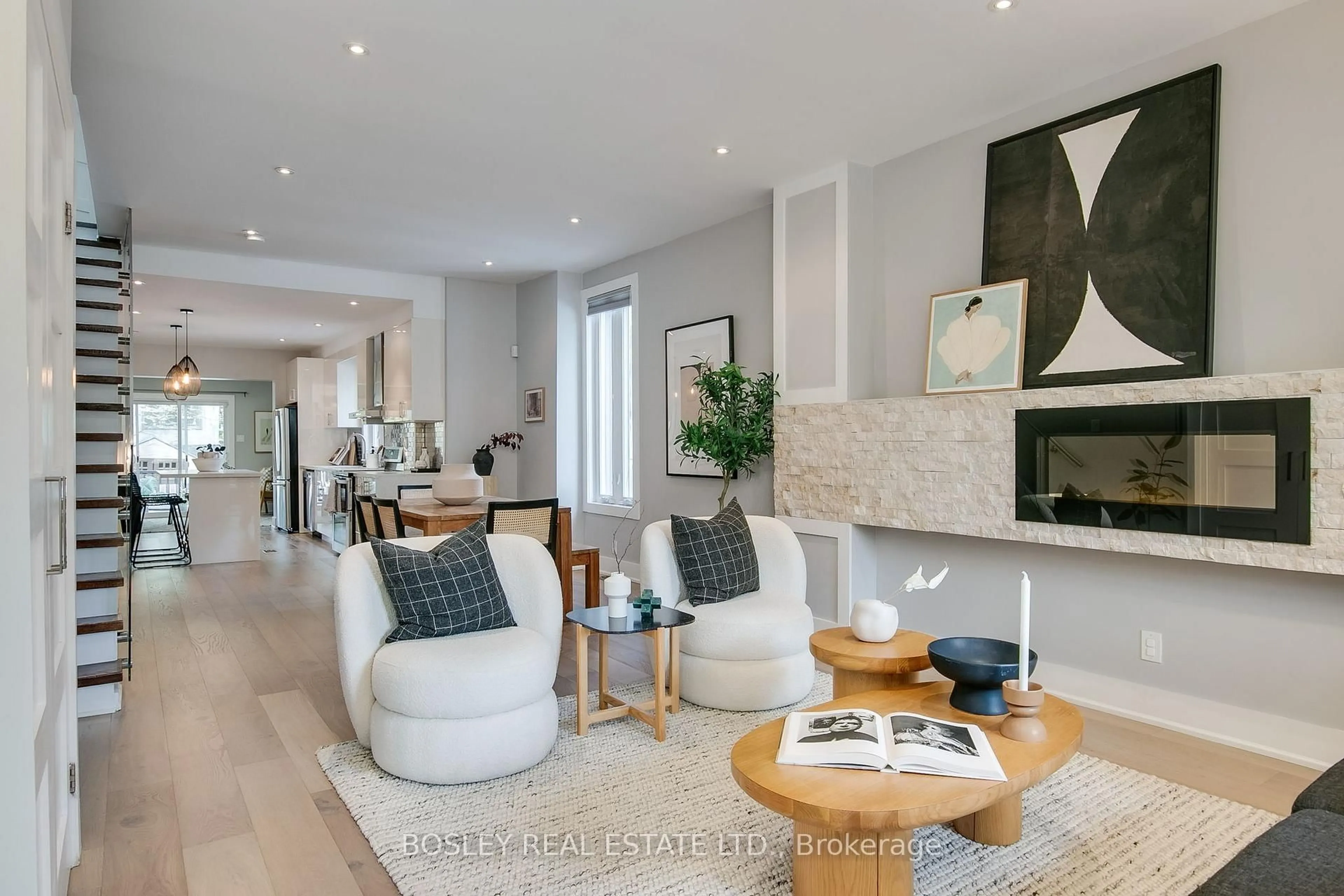 Living room with furniture, unknown for 192 Hamilton St, Toronto Ontario M4M 2E1