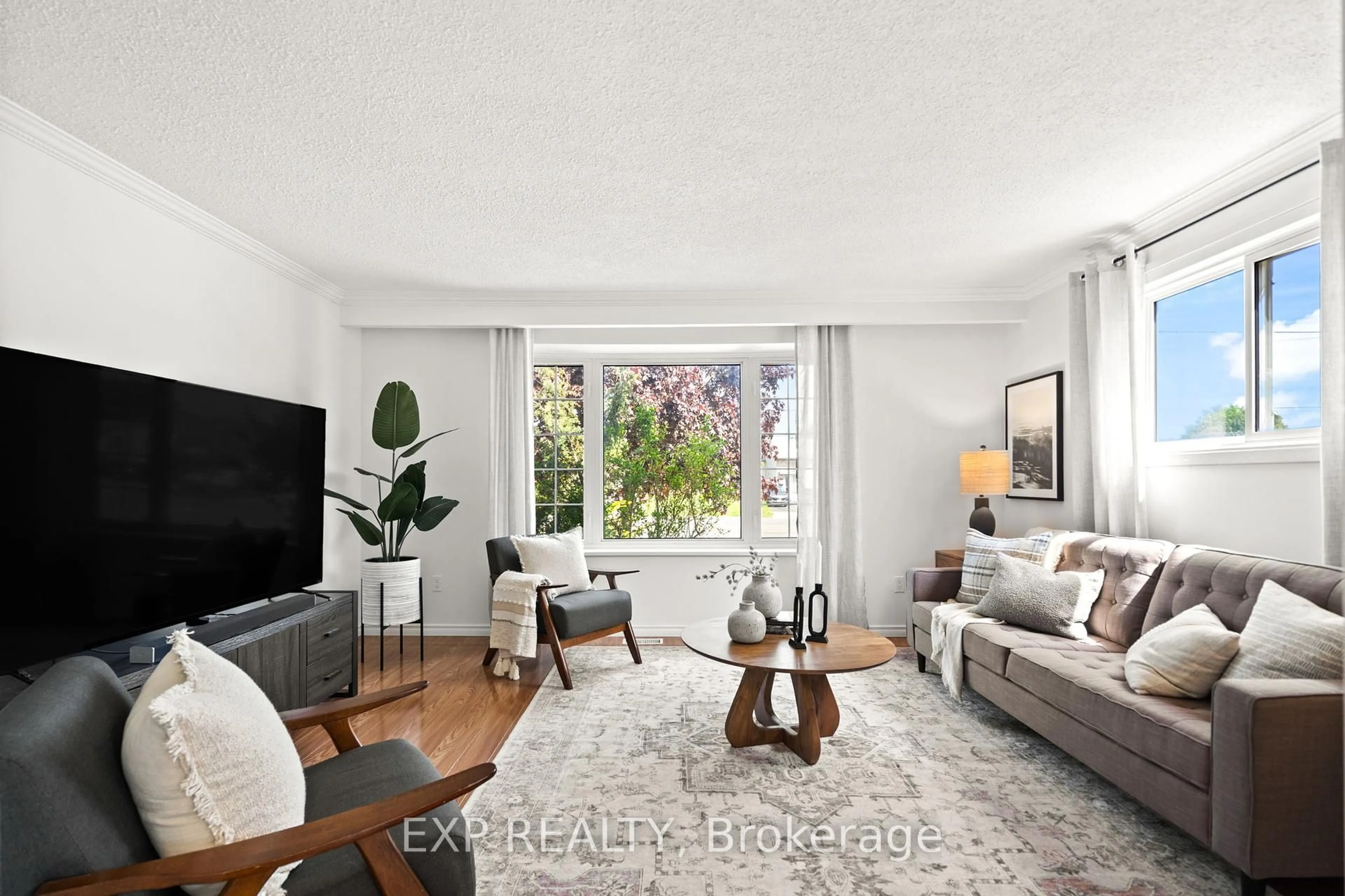 Living room with furniture, unknown for 193 Taunton Rd, Oshawa Ontario L1G 3T4