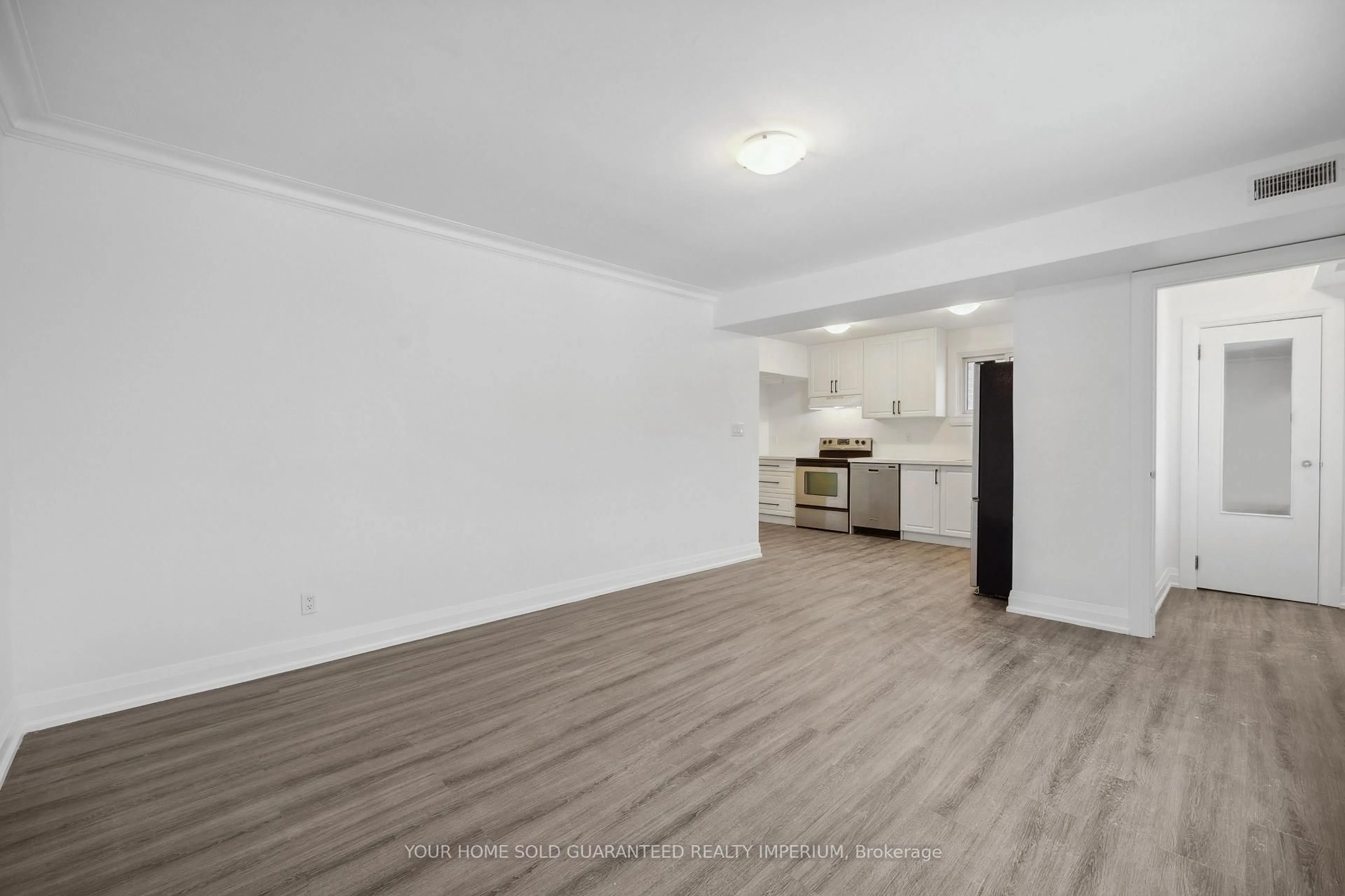 A pic of a room for 84 Taunton Rd, Oshawa Ontario L1G 3T2
