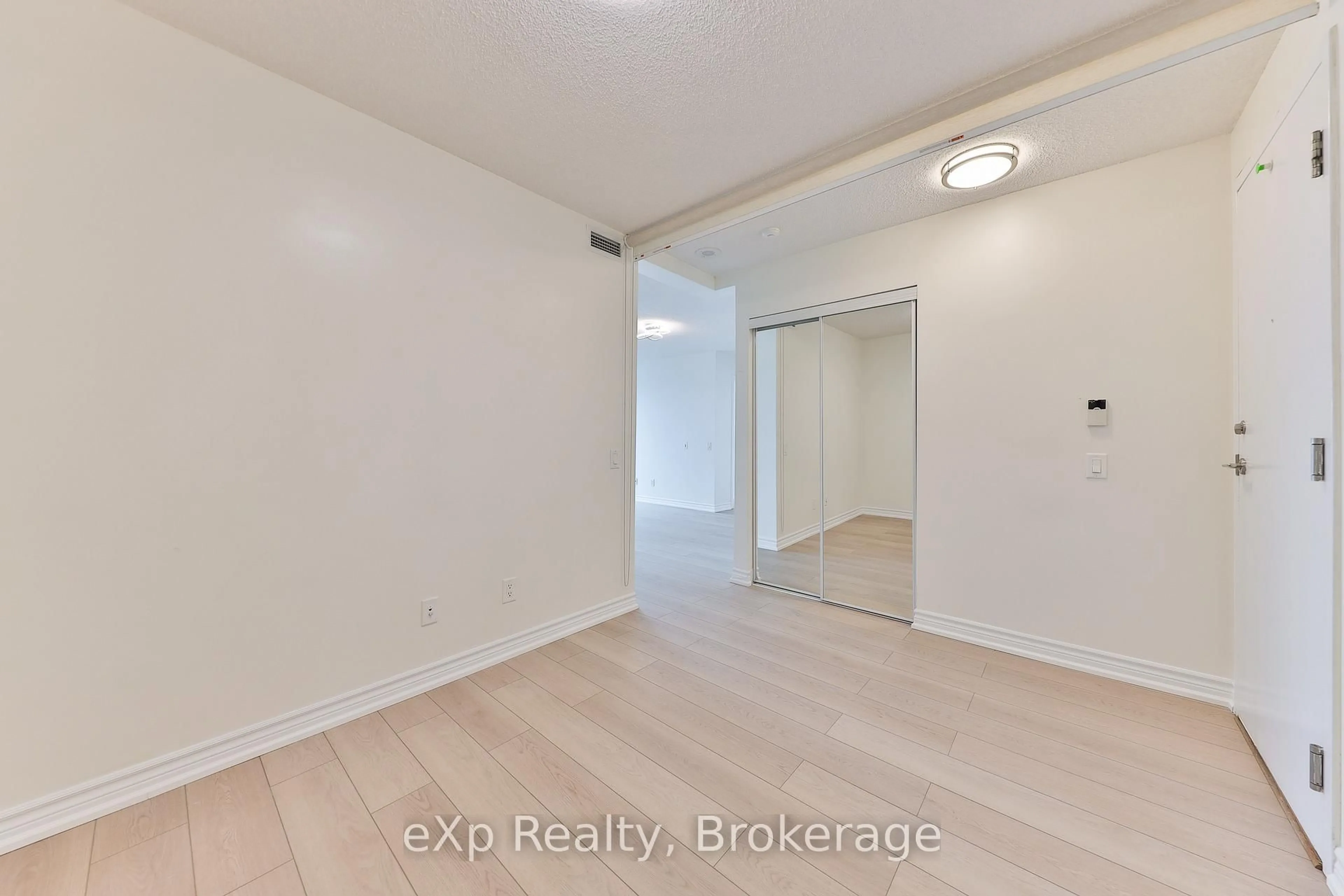 A pic of a room for 83 Borough Dr #815, Toronto Ontario M1P 5E4