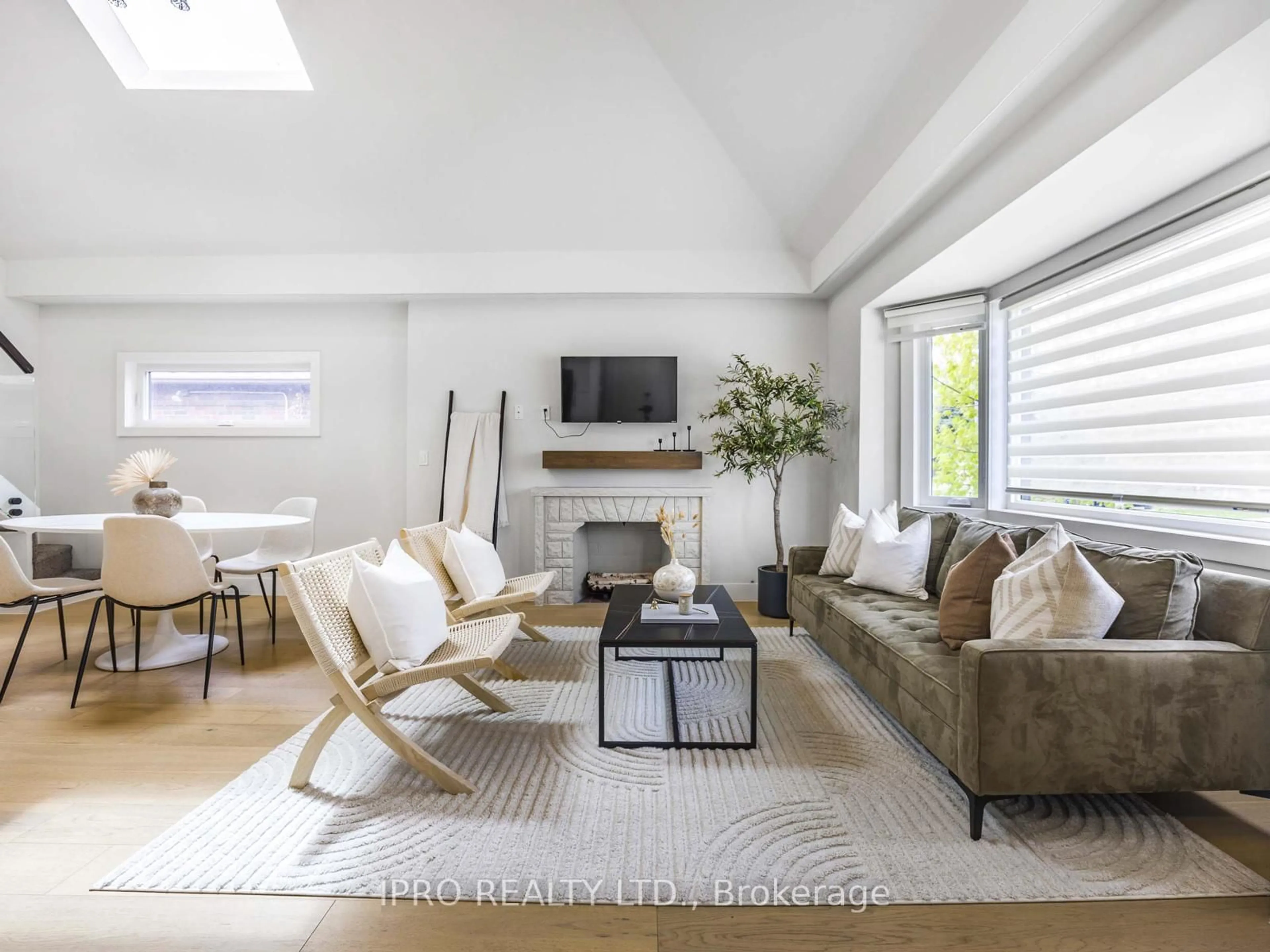 Living room with furniture, unknown for 259 Floyd Ave, Toronto Ontario M4J 2J4