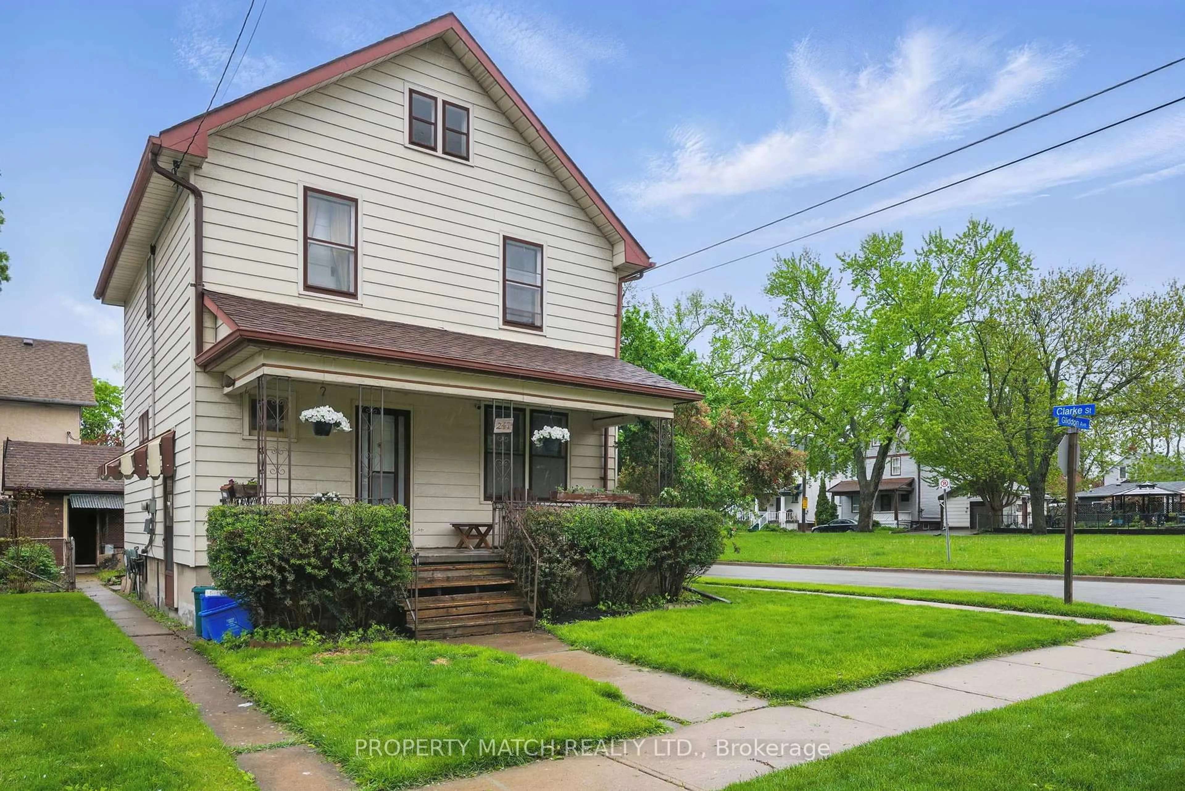 Unknown for 247 Gliddon Ave, Oshawa Ontario L1H 1Z1