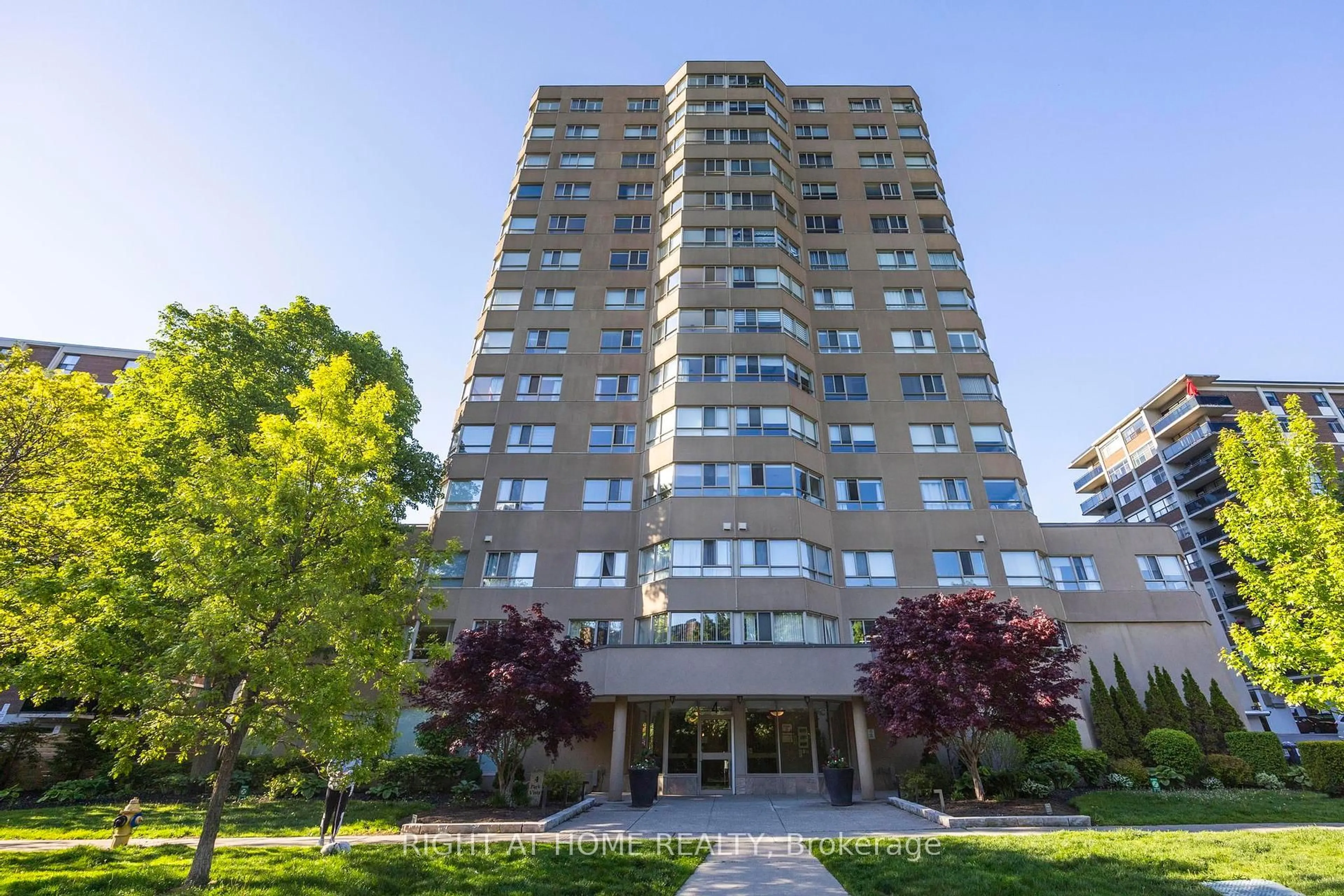 Unknown for 4 Park Vista N/A #1107, Toronto Ontario M4B 3M8