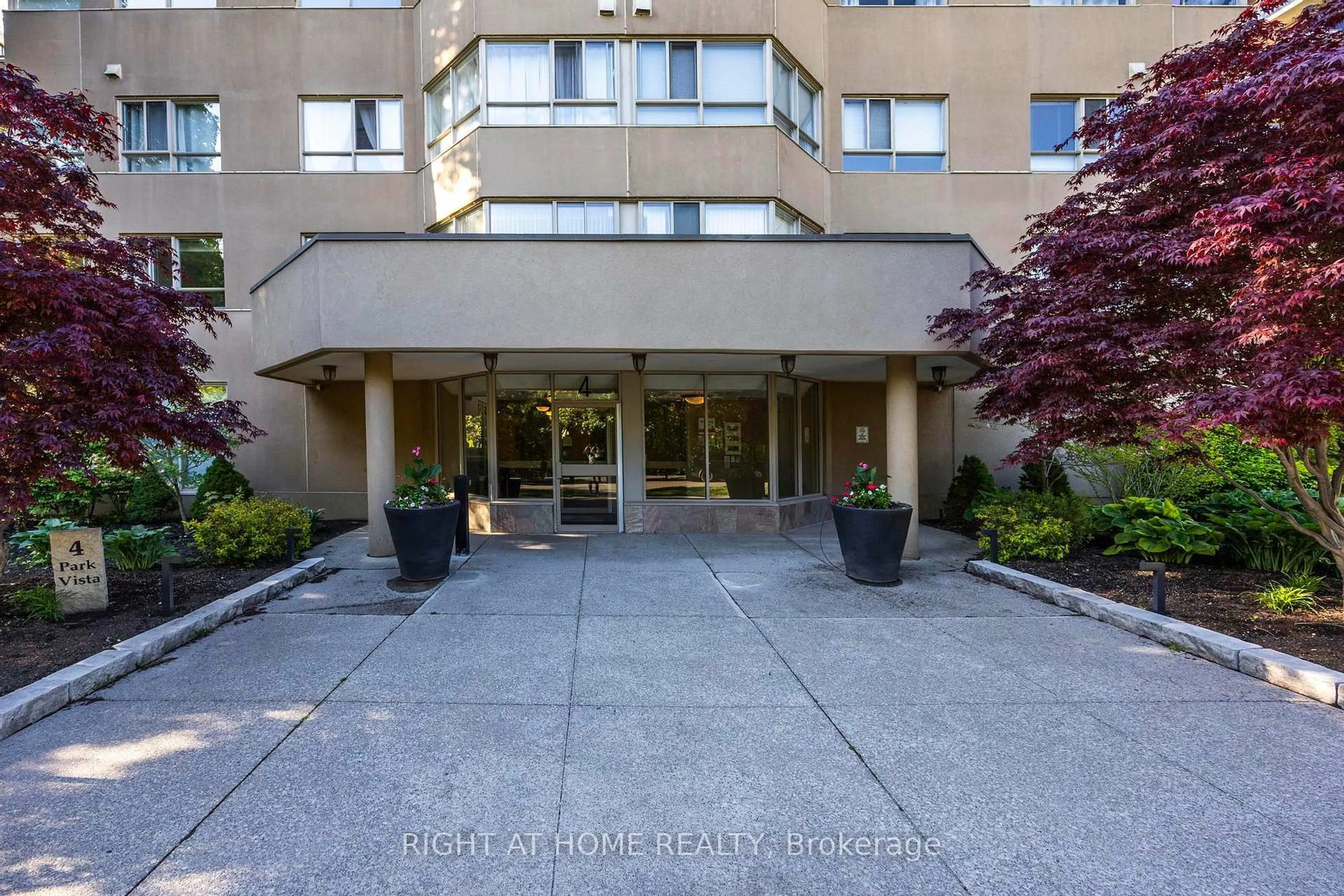 Unknown for 4 Park Vista N/A #1107, Toronto Ontario M4B 3M8