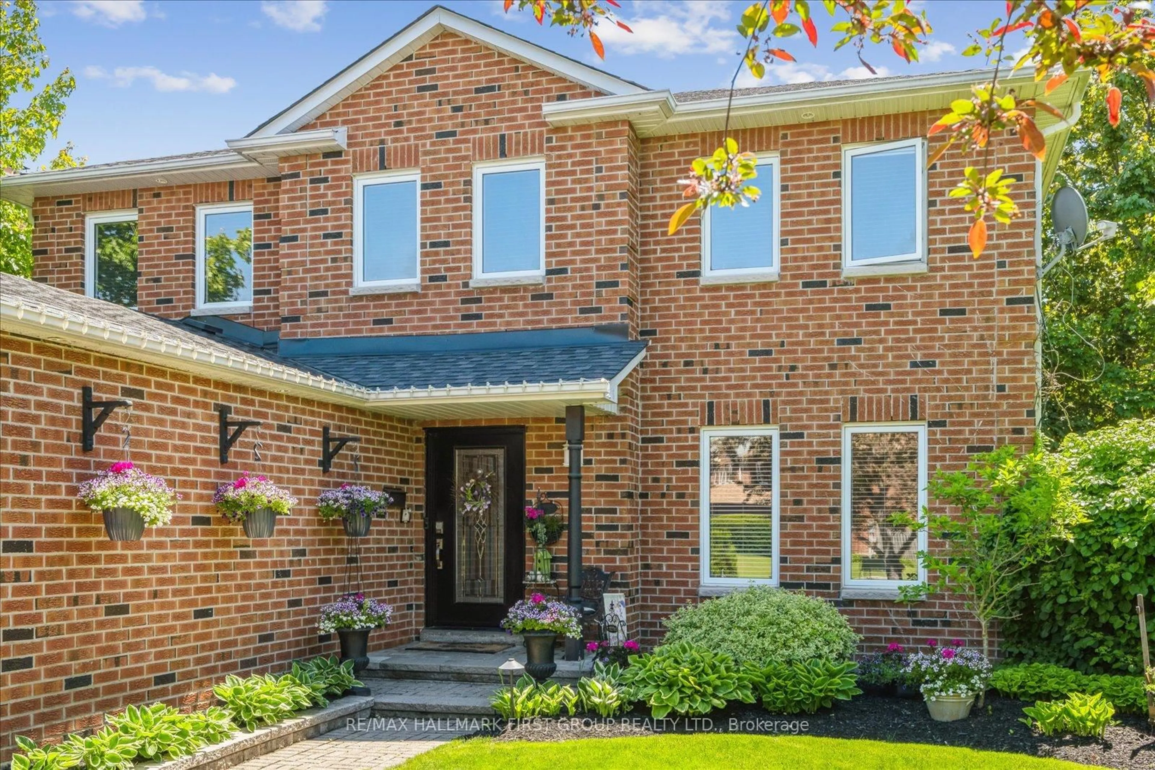 Home with brick exterior material, street for 7 Brookdale Cres, Whitby Ontario L1P 1J4
