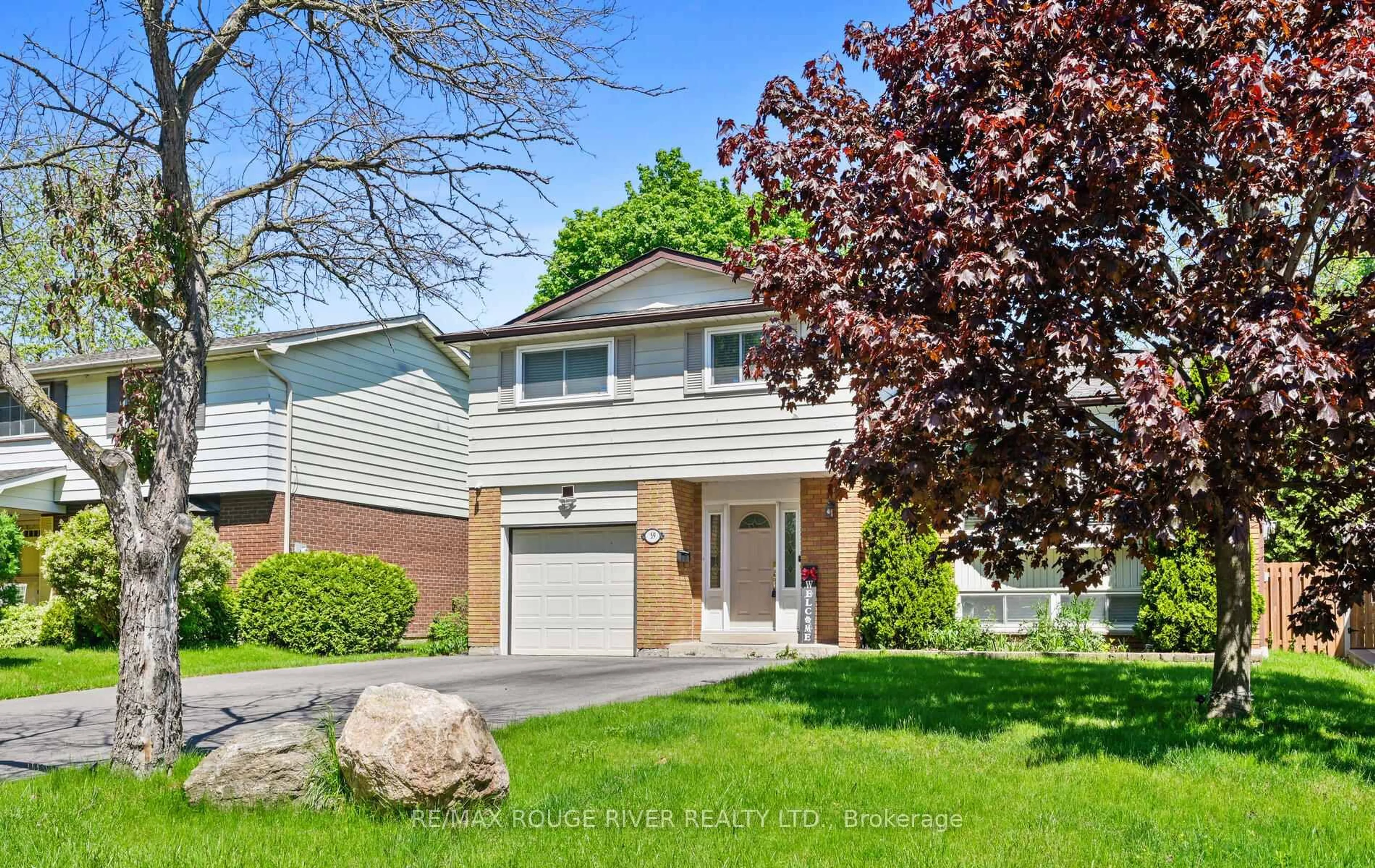 Home with vinyl exterior material, street for 59 Calais St, Whitby Ontario L1N 5M3