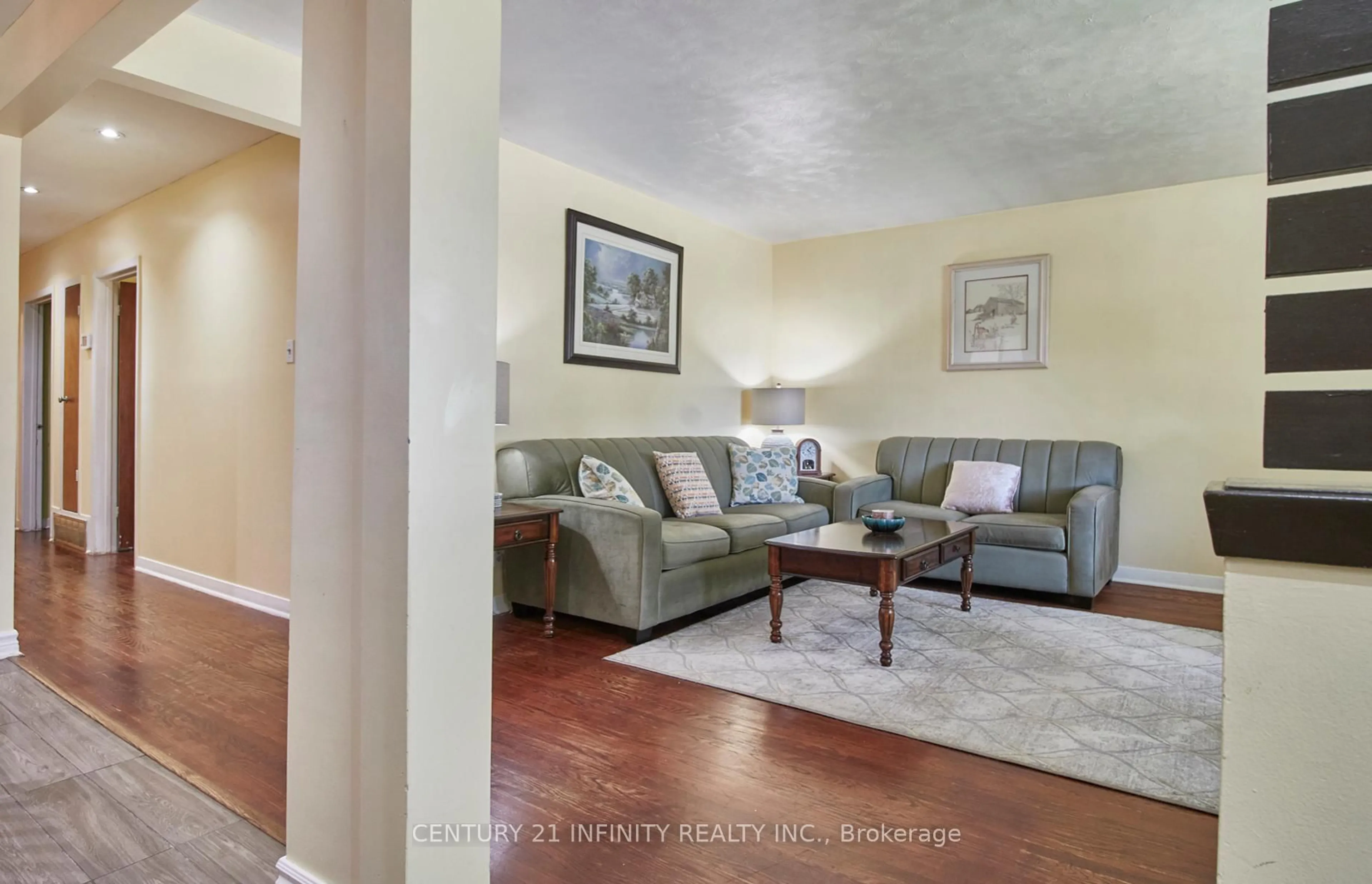 Living room with furniture, unknown for 868 Antonio St, Pickering Ontario L1W 1T3