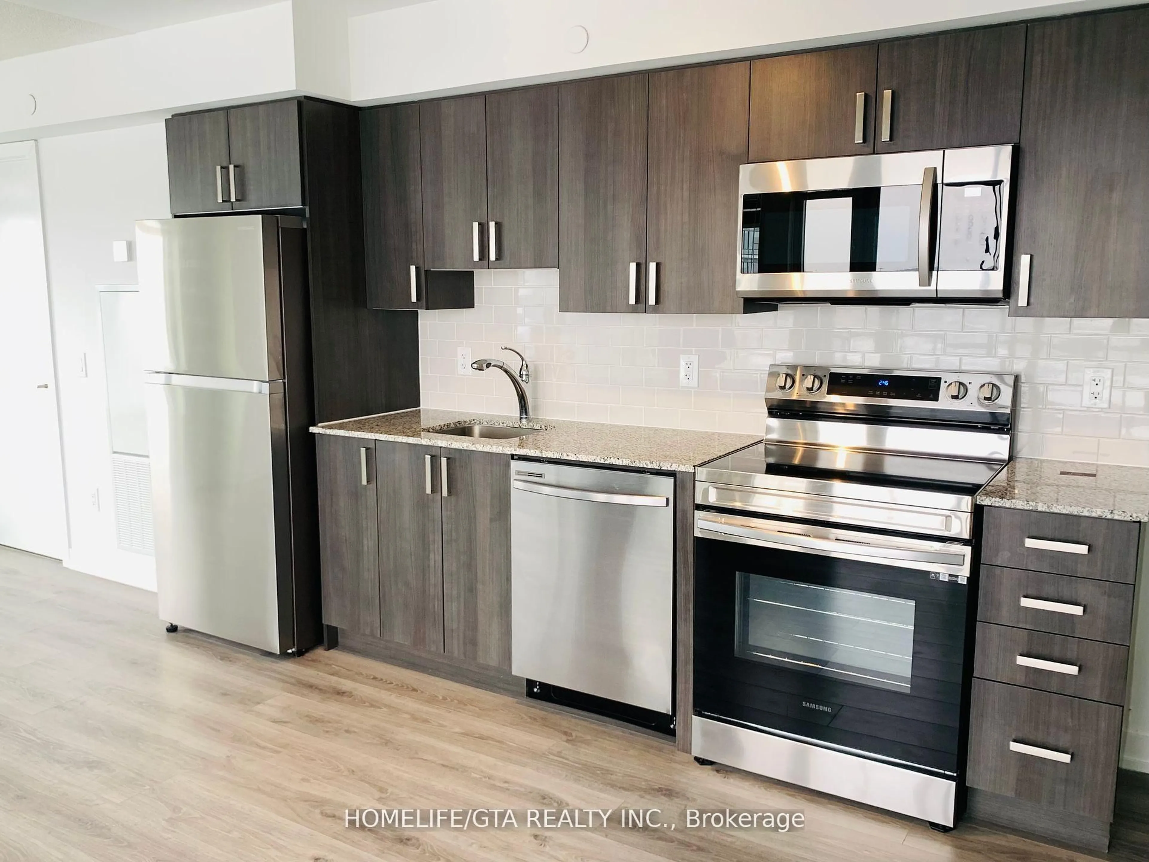 Standard kitchen, wood/laminate floor for 1480 Bayly St #1105, Pickering Ontario L1W 3R5