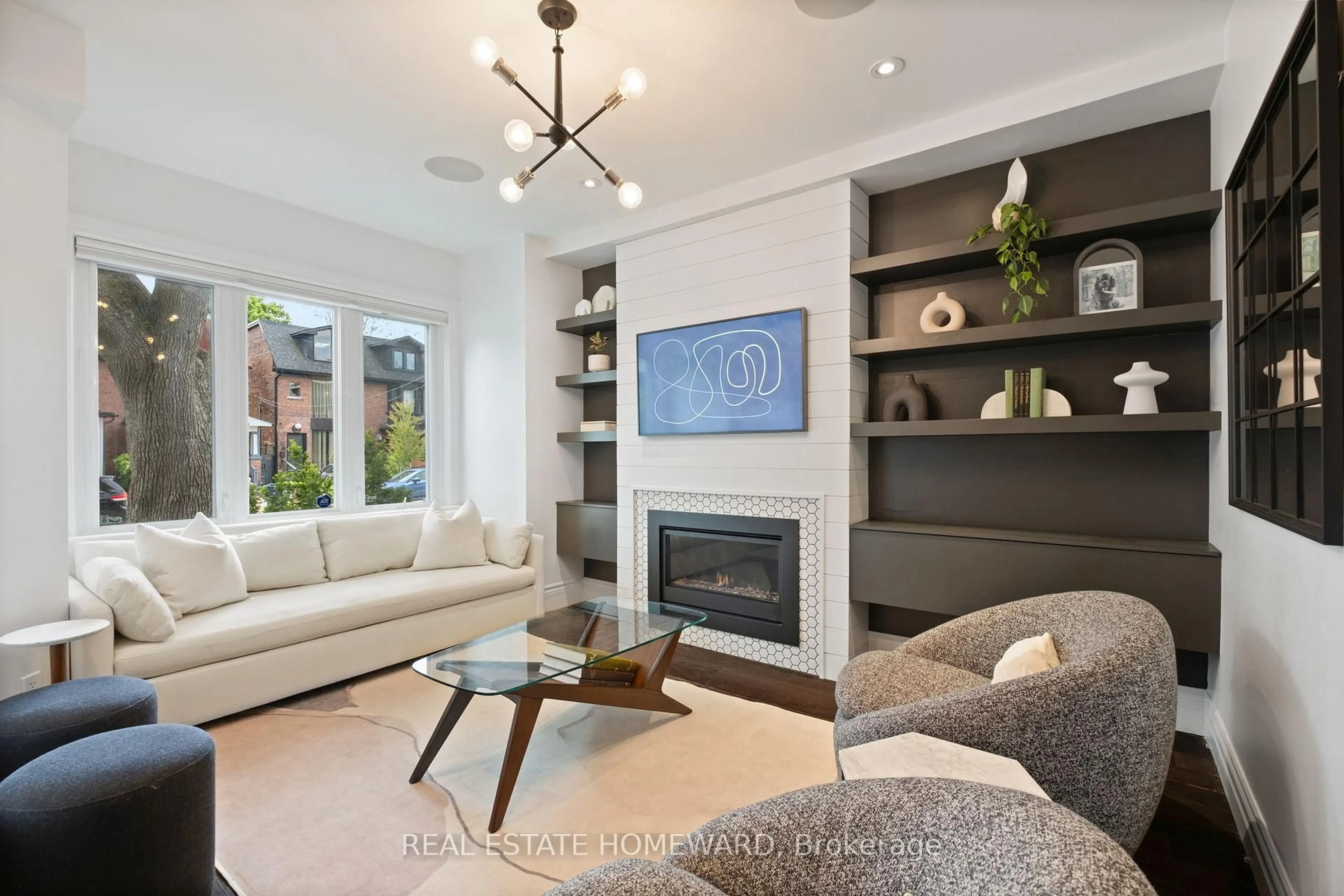 Living room with furniture, unknown for 58 Columbine Ave, Toronto Ontario M4L 1P5