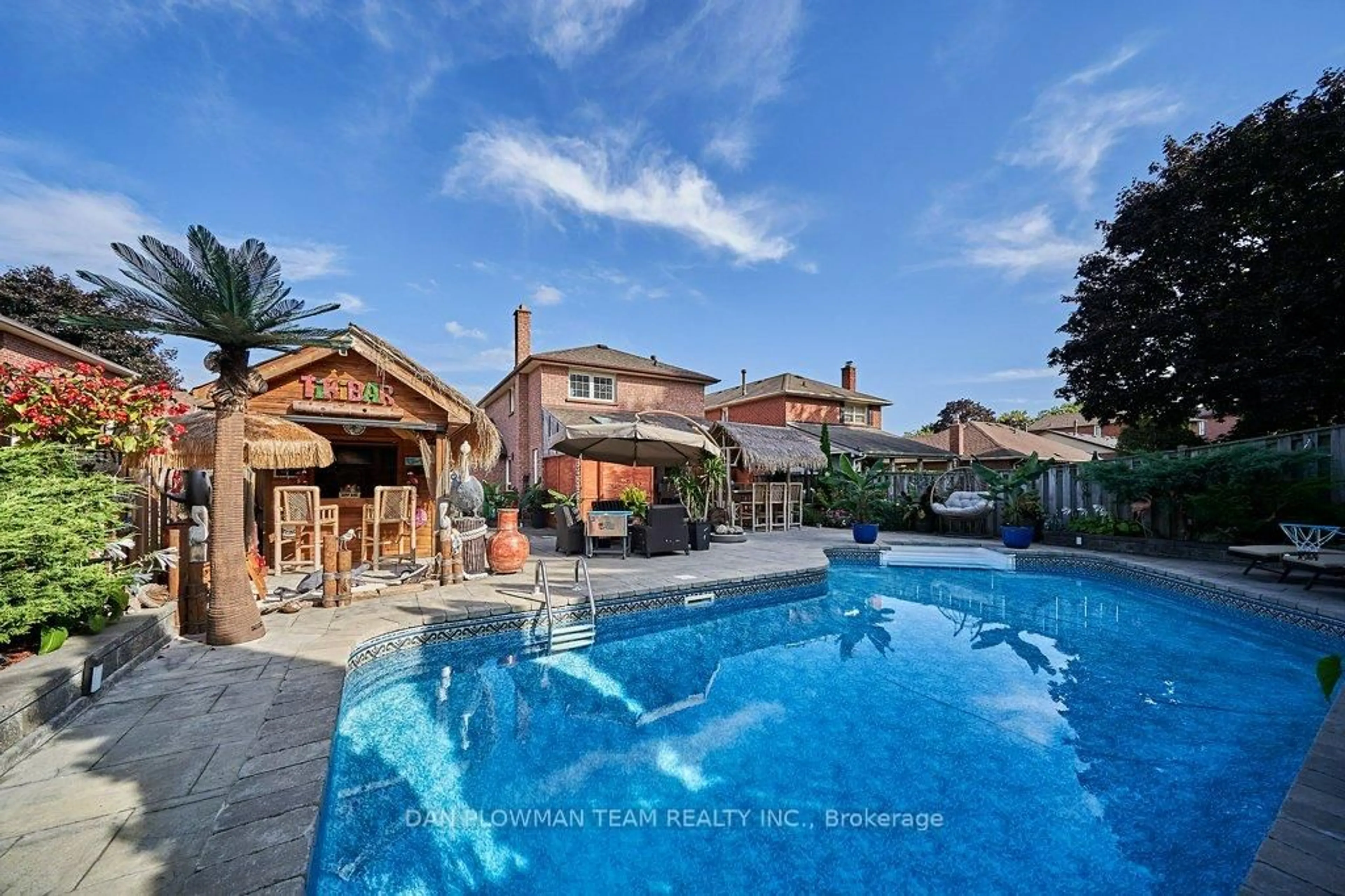 Pool for 46 Canadian Oaks Dr, Whitby Ontario L1N 6W8