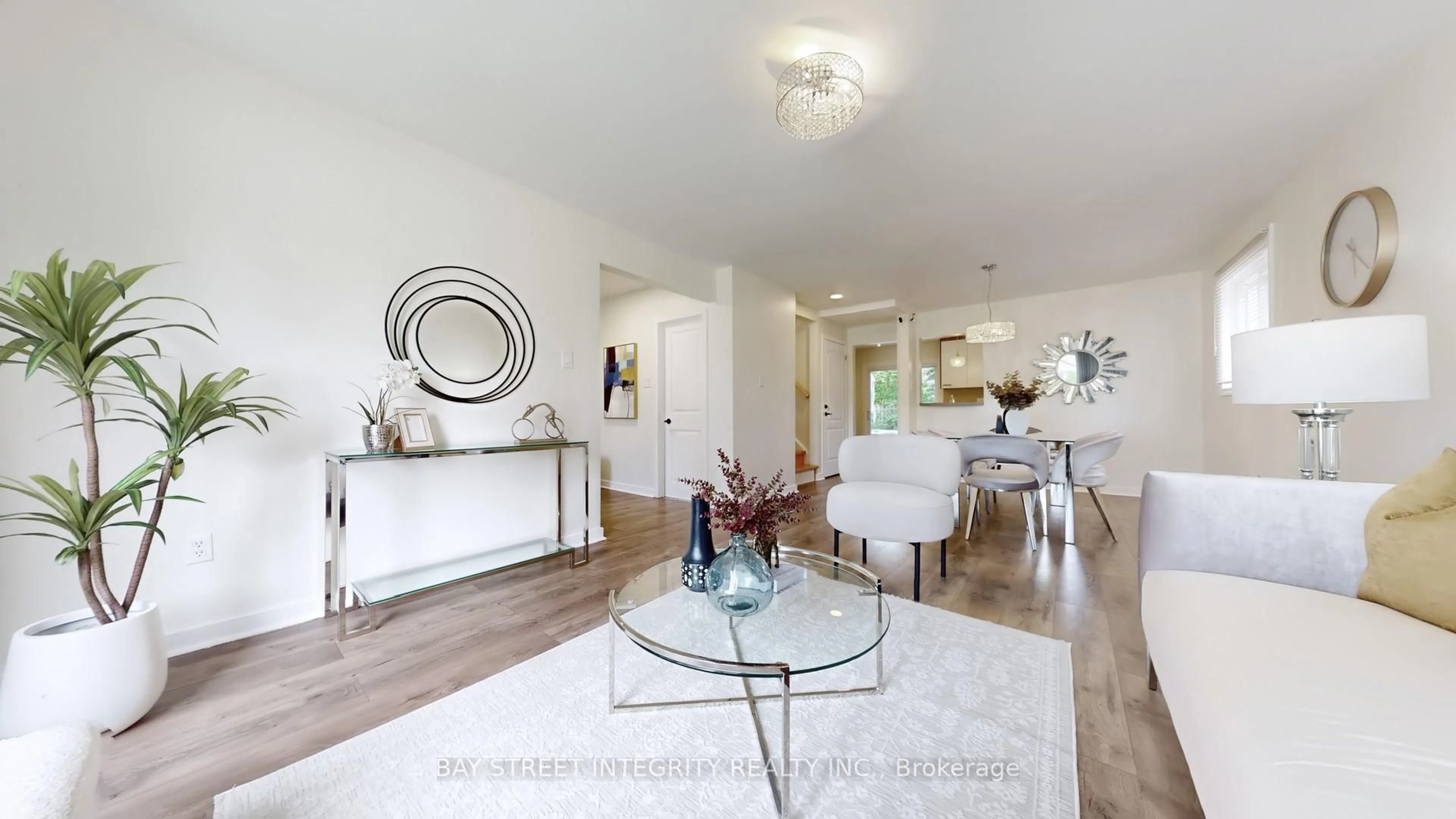 Living room with furniture, unknown for 6 Queenscourt Dr, Toronto Ontario M1T 2J5