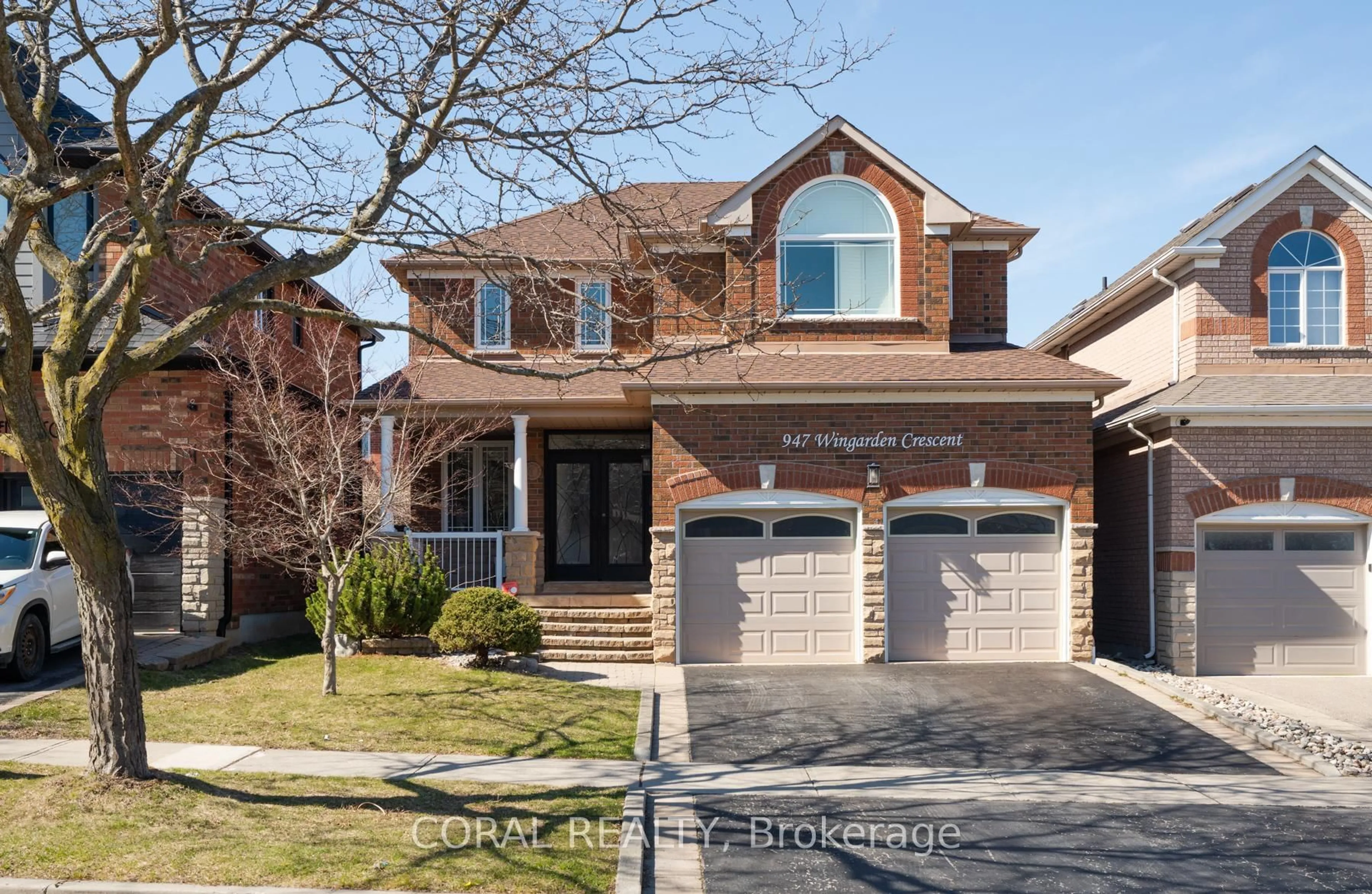 Home with brick exterior material, street for 947 Wingarden Cres, Pickering Ontario L1V 7C4