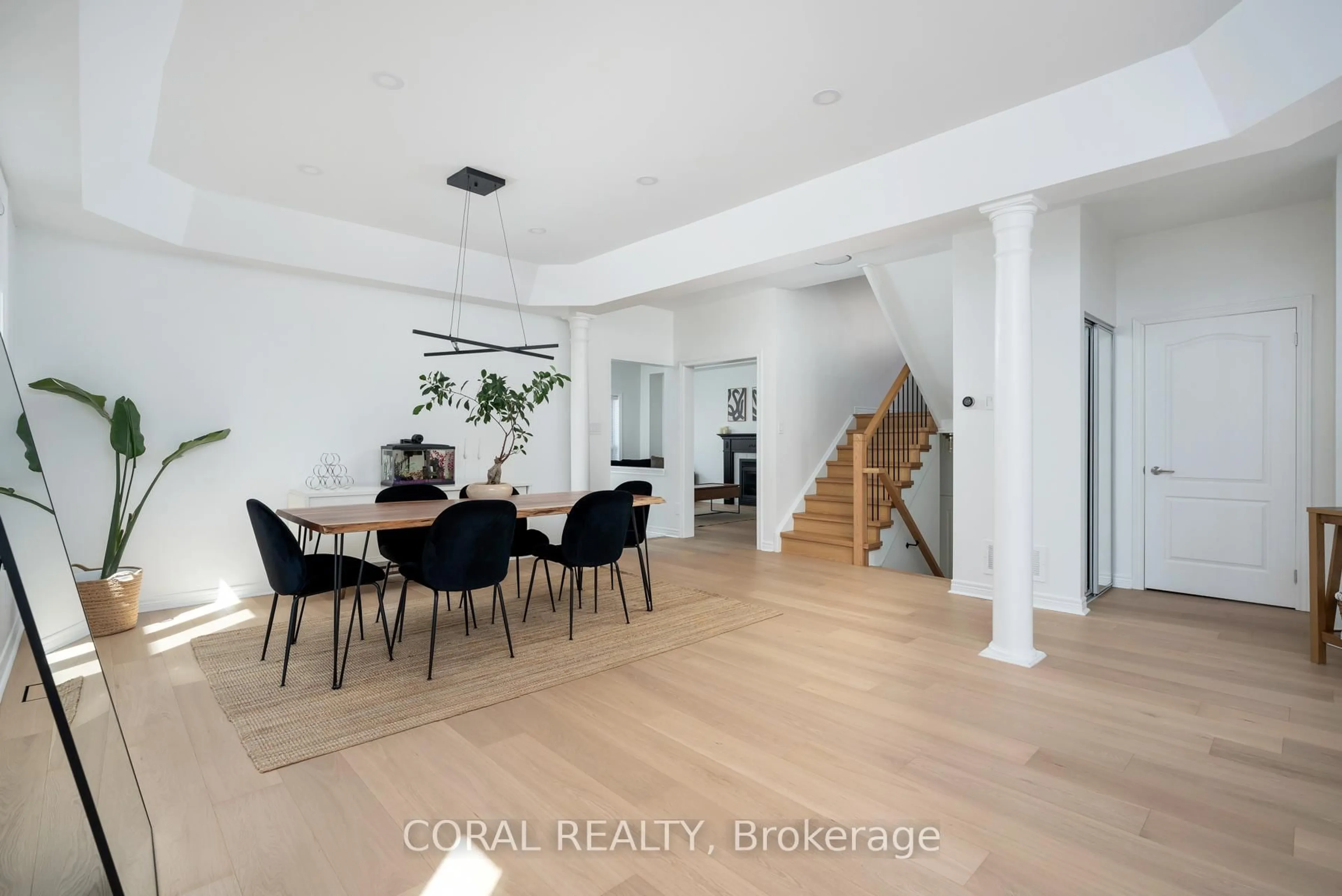Unknown for 947 Wingarden Cres, Pickering Ontario L1V 7C4
