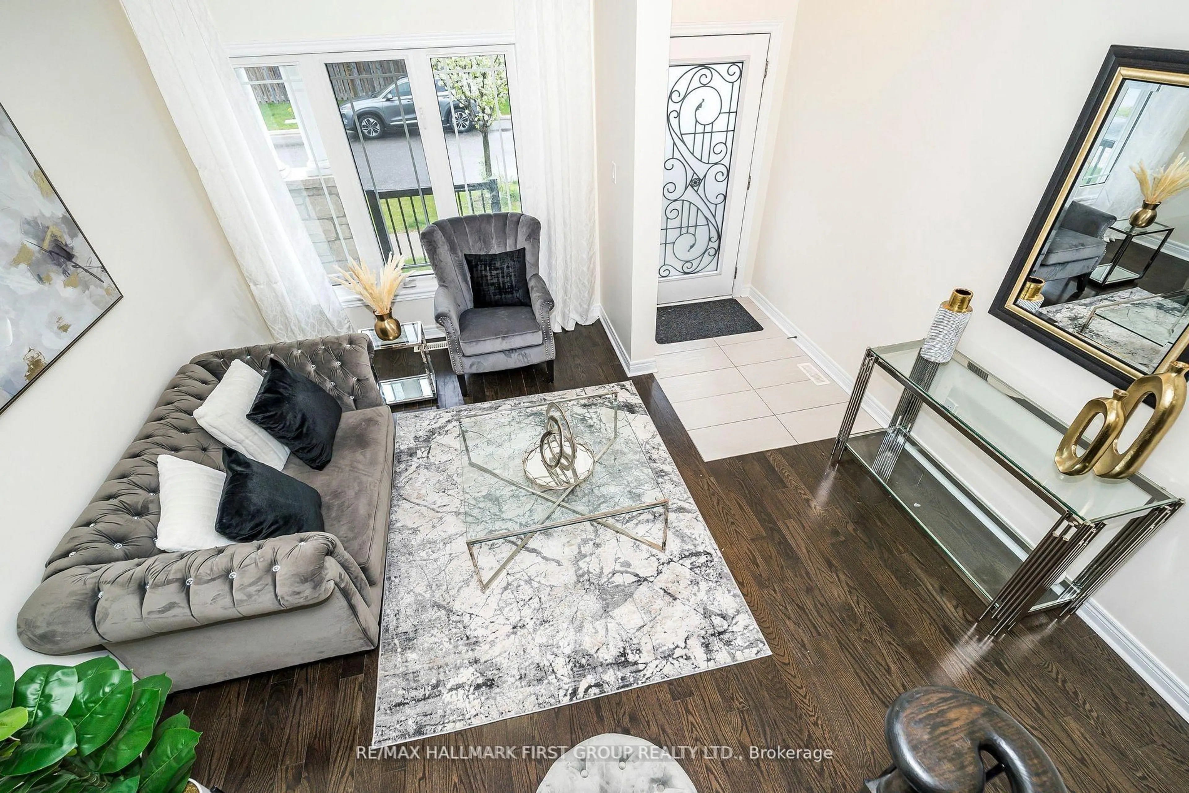 Living room with furniture, unknown for 52 Snowling Dr, Ajax Ontario L1Z 0M4
