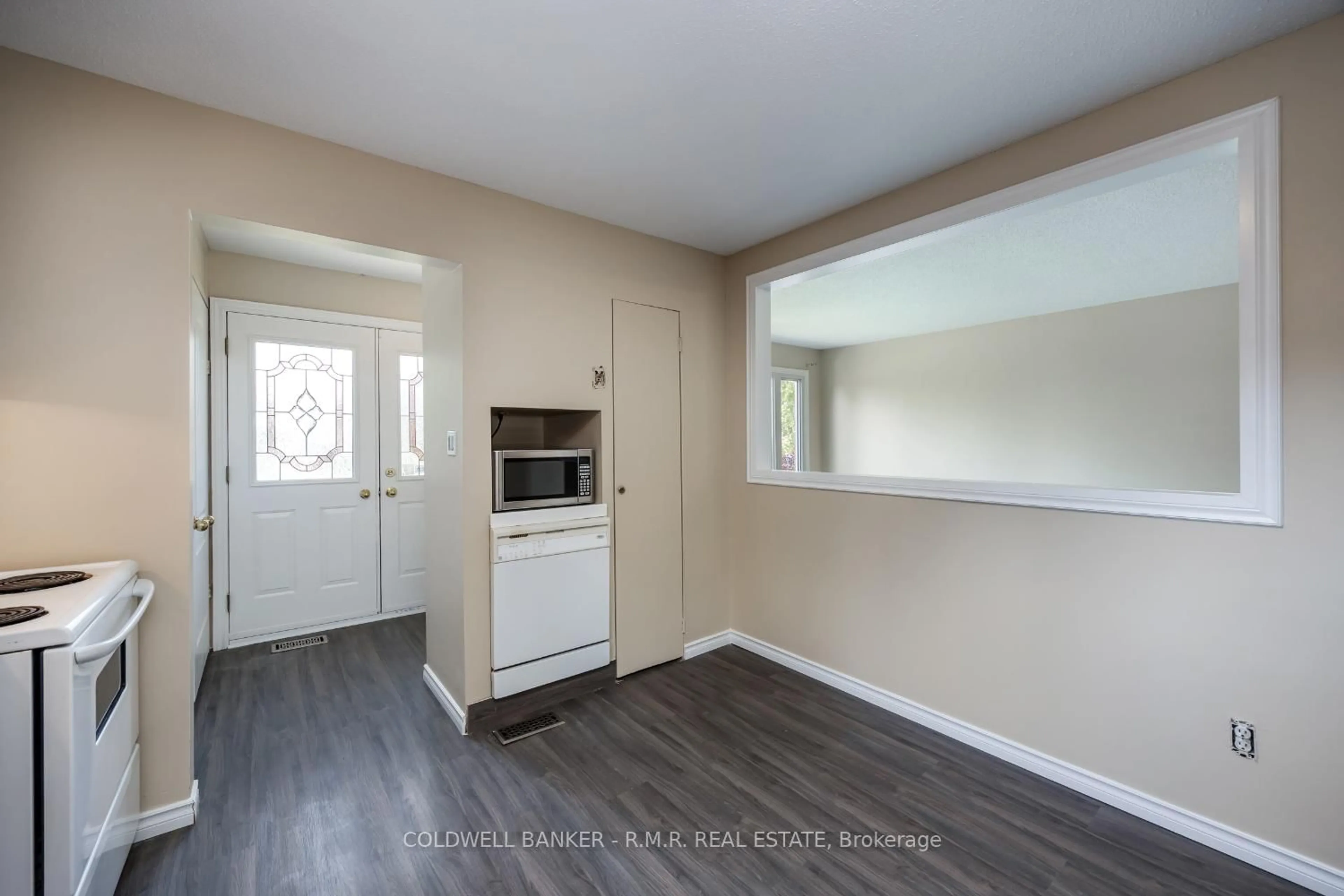 A pic of a room for 569 Grandview St, Oshawa Ontario L1H 7T5