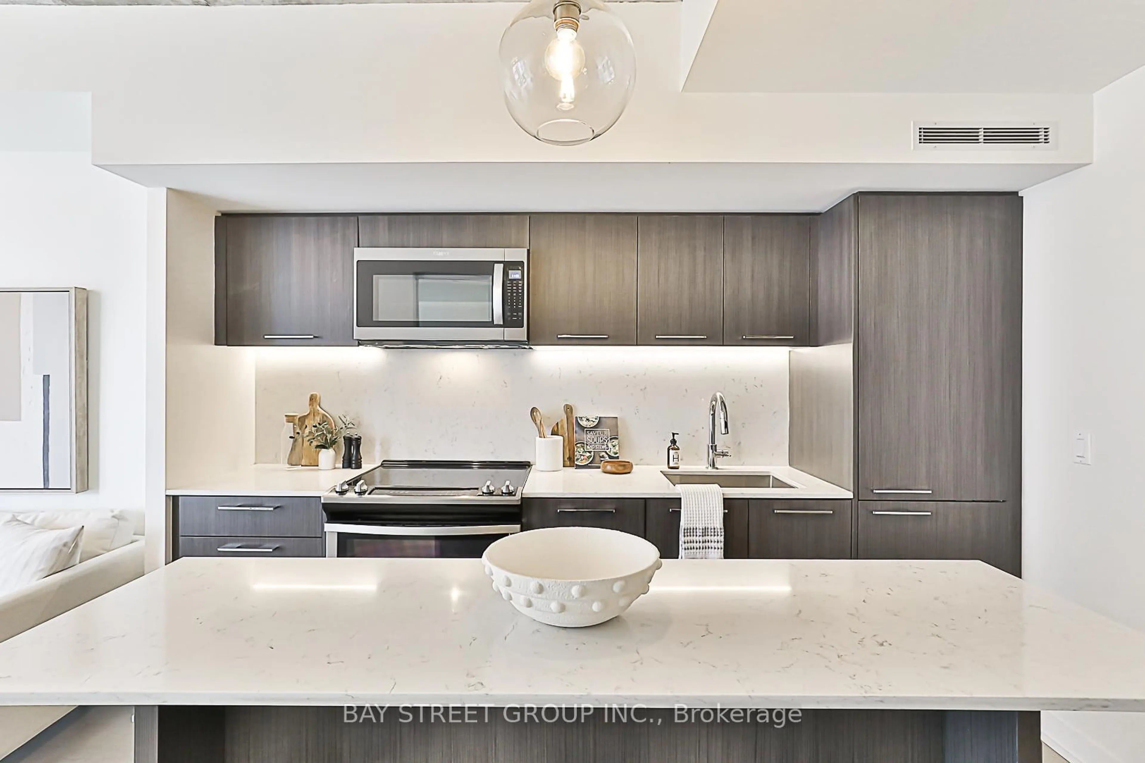Contemporary kitchen, ceramic/tile floor for 15 Baseball Pl #1001, Toronto Ontario M4M 0E6