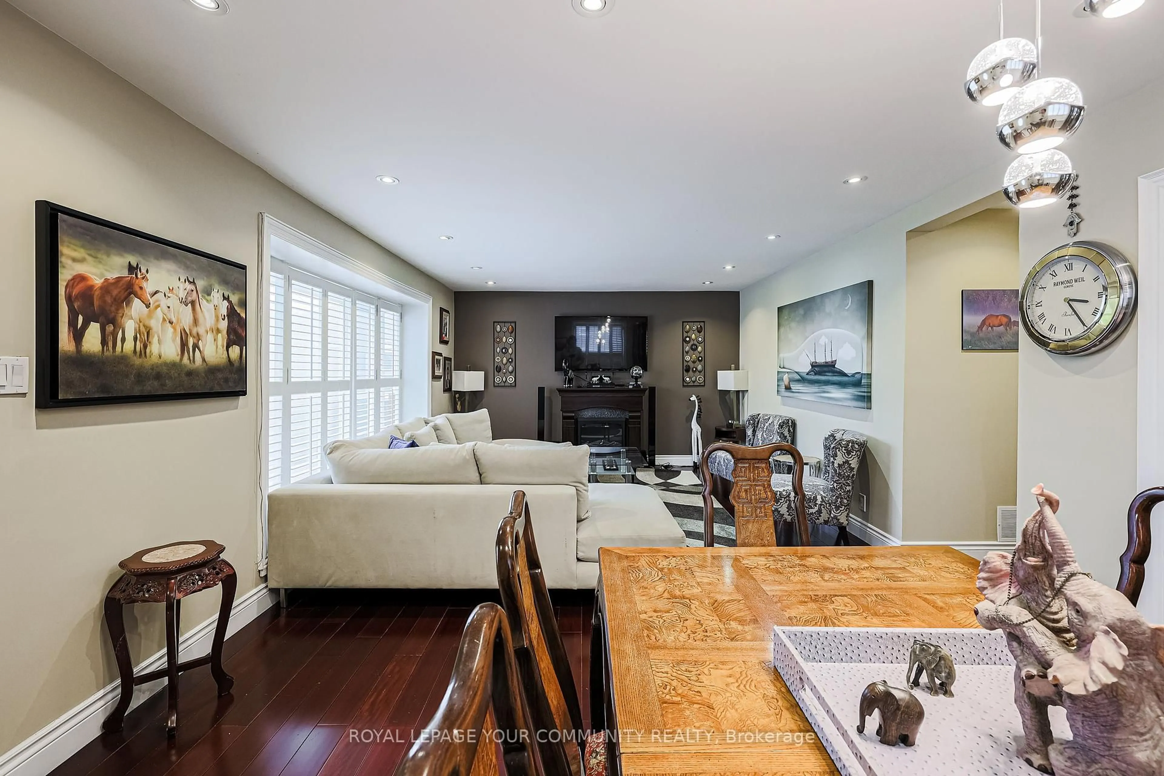 Living room with furniture, unknown for 52 Princeway Dr, Toronto Ontario M1R 2W1