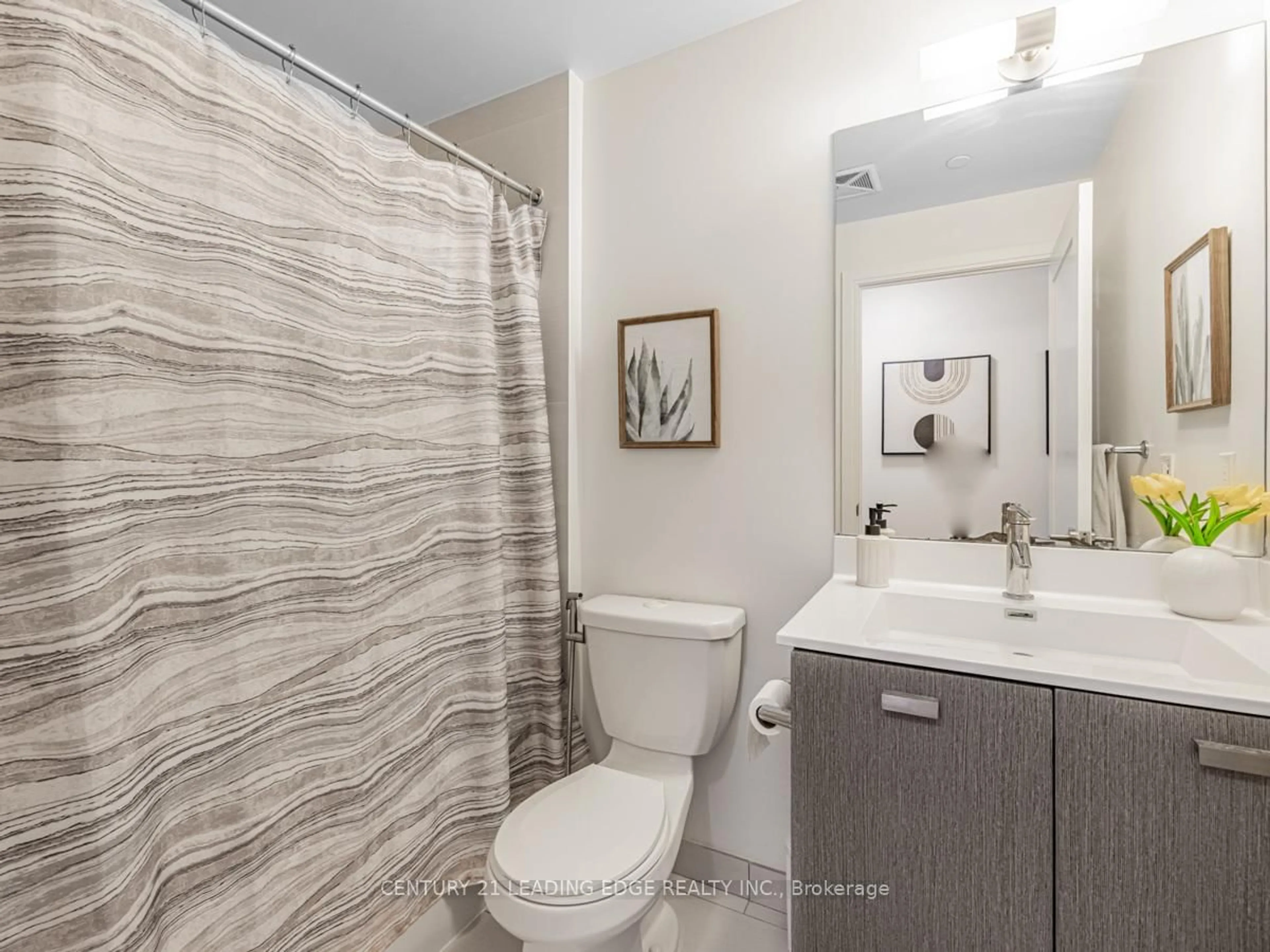 Standard bathroom, unknown for 255 Village Green Sq #811, Toronto Ontario M1S 0L7