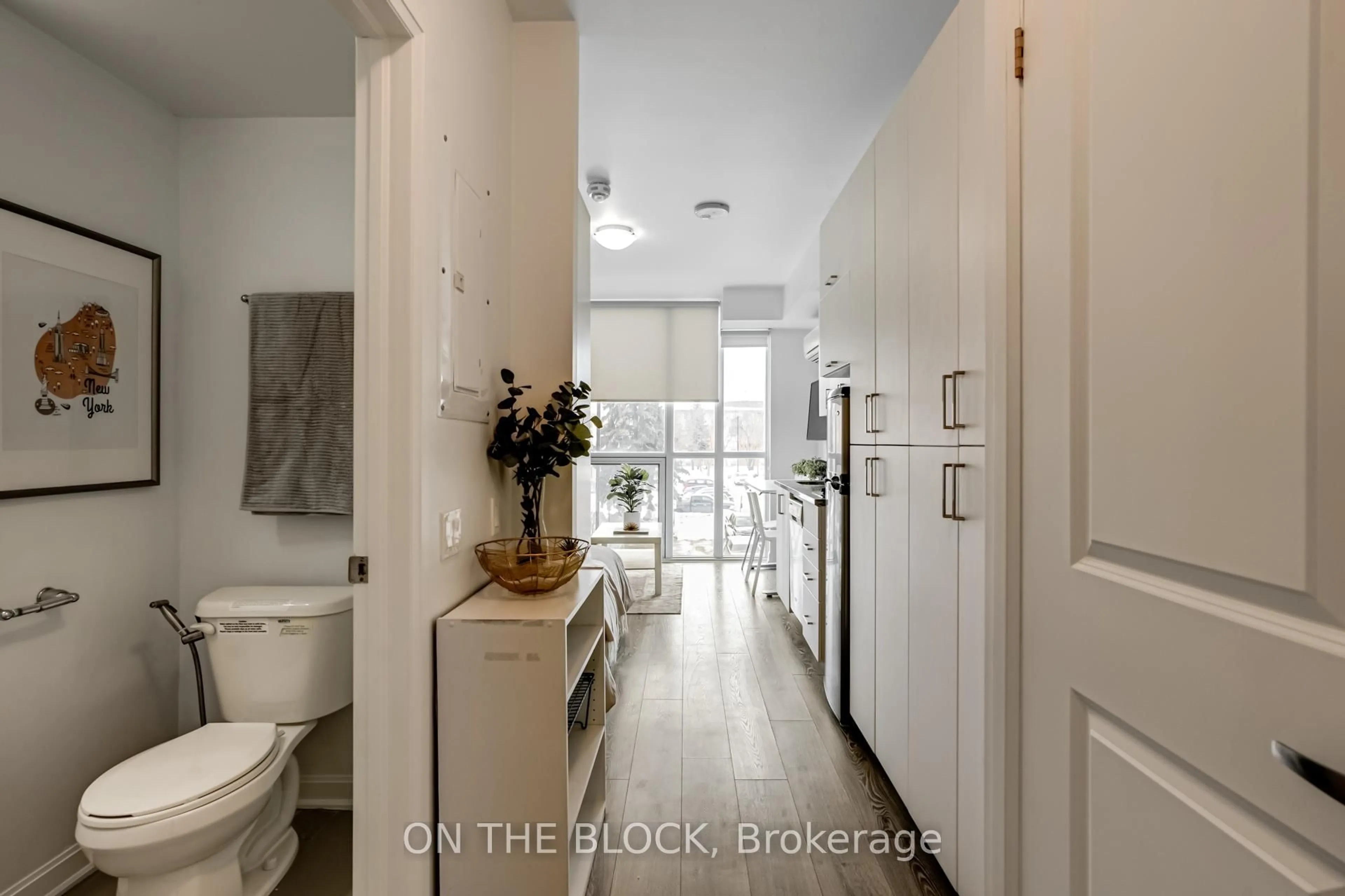 Unknown for 1900 Simcoe St #223, Oshawa Ontario L1G 4Y3