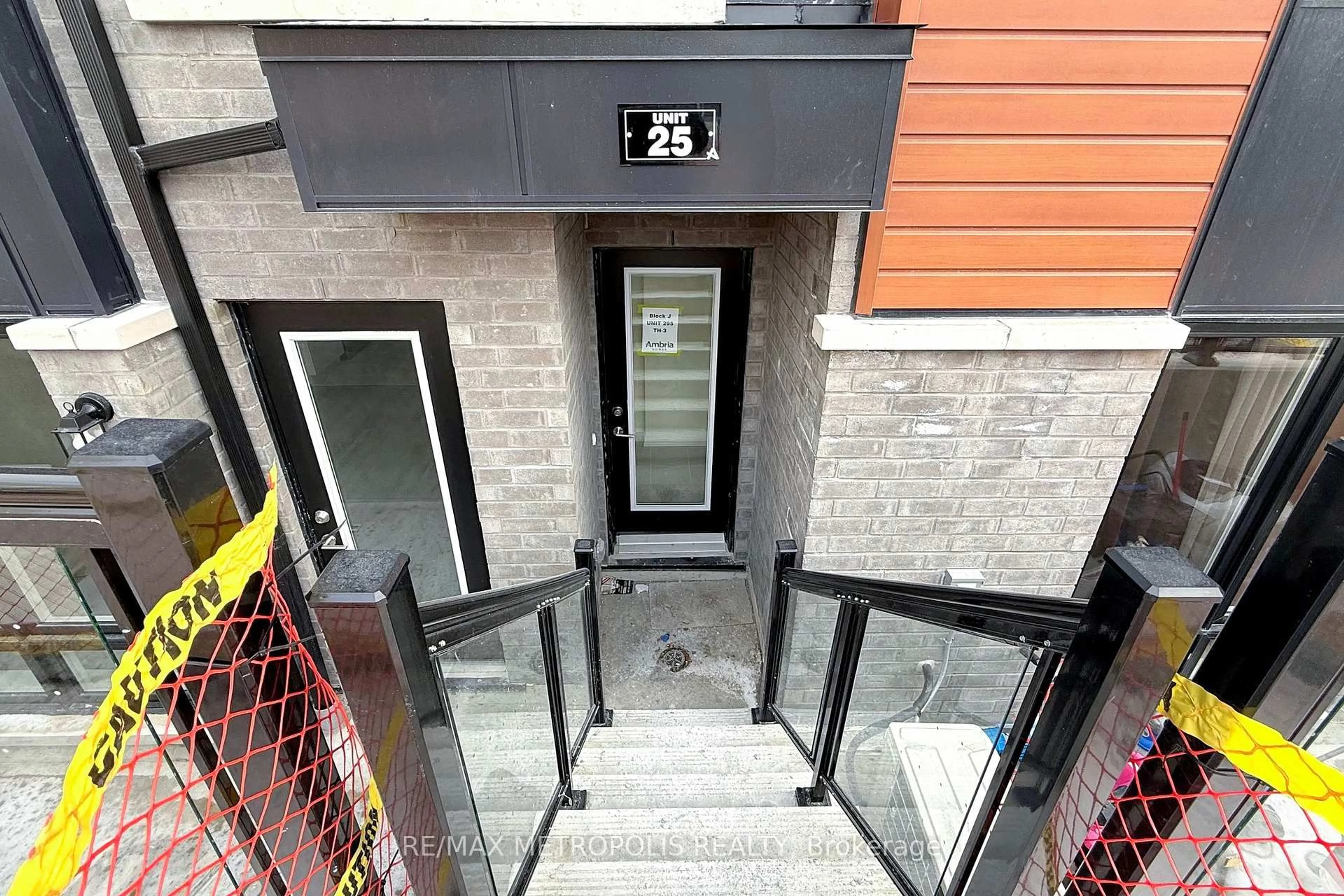 Indoor entryway for 35 Priya Lane #25, Toronto Ontario M1B 0E8