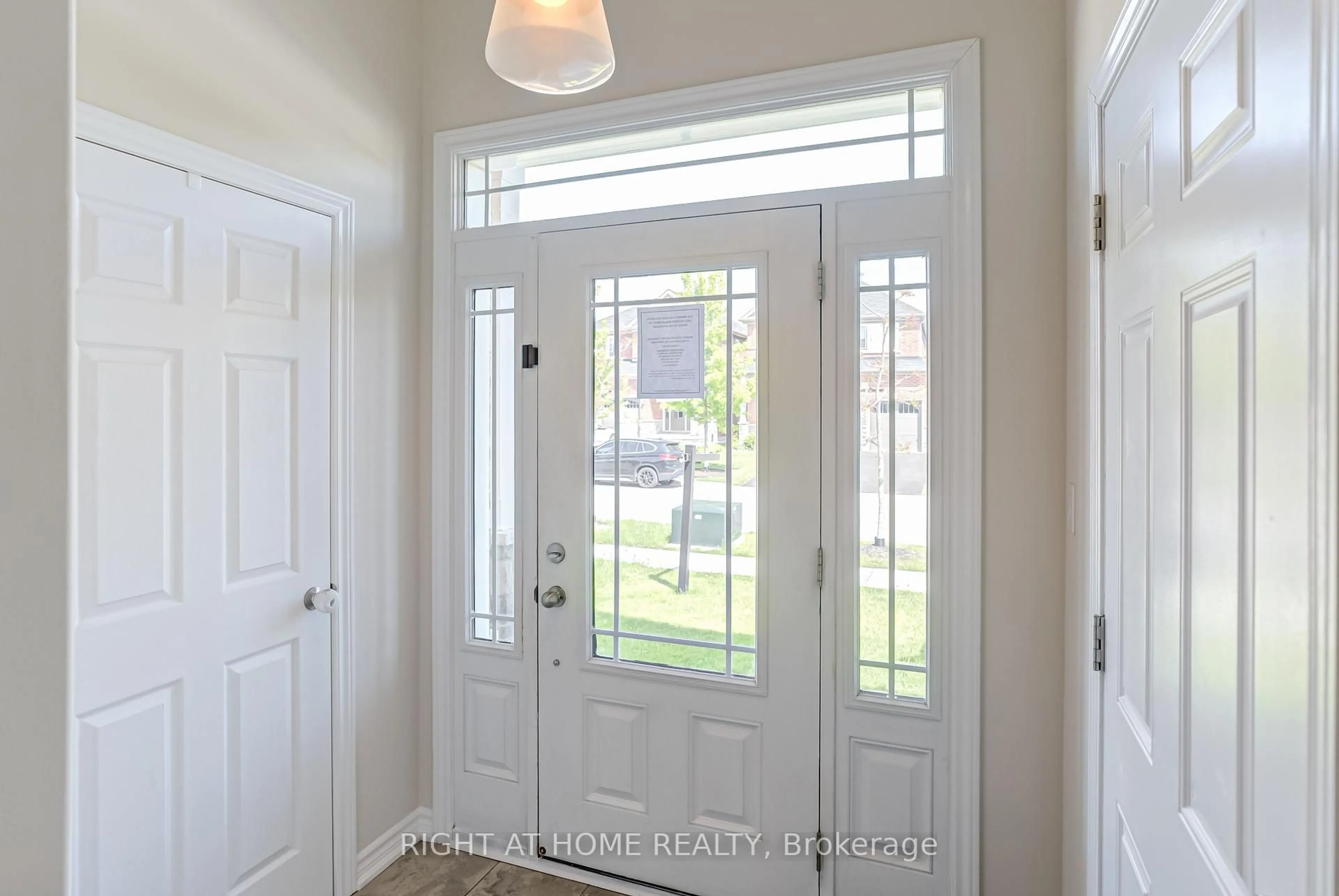 Indoor entryway for 70 Moses Cres, Clarington Ontario L1C 0T8
