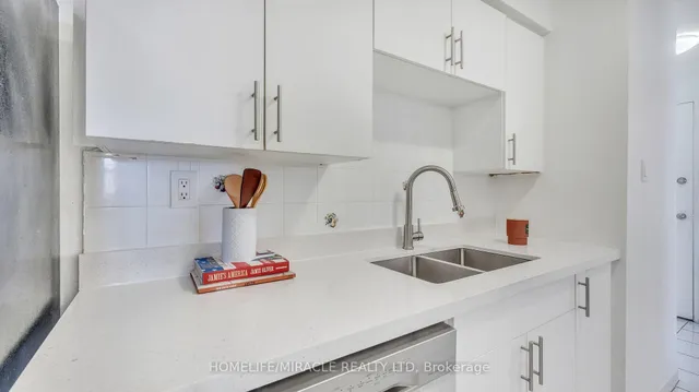 Additional property image - 100 Echo Pt Unit PH10