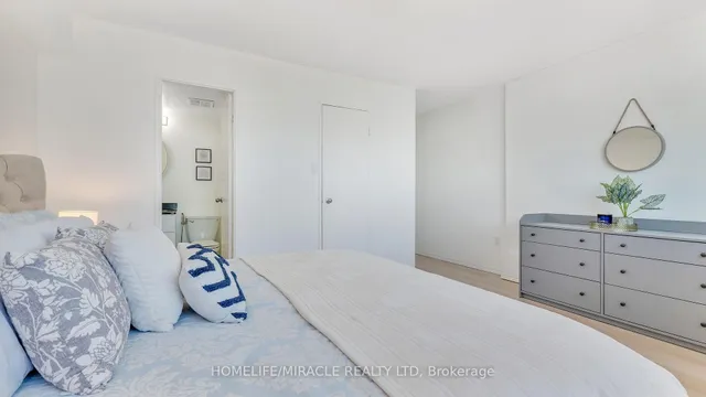 Additional property image - 100 Echo Pt Unit PH10