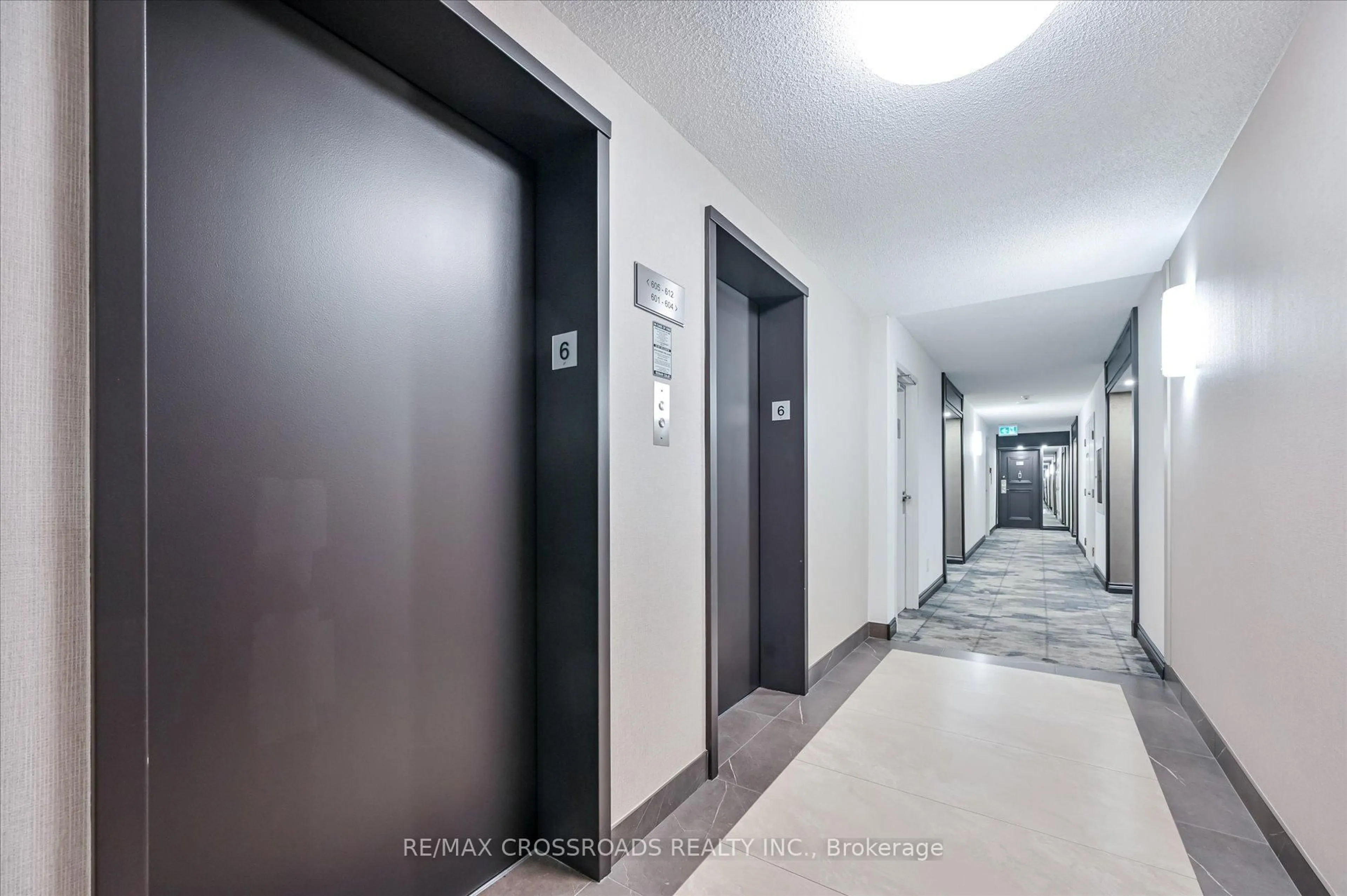 Indoor foyer for 275 Bamburgh Circ #604, Toronto Ontario M1W 3X4